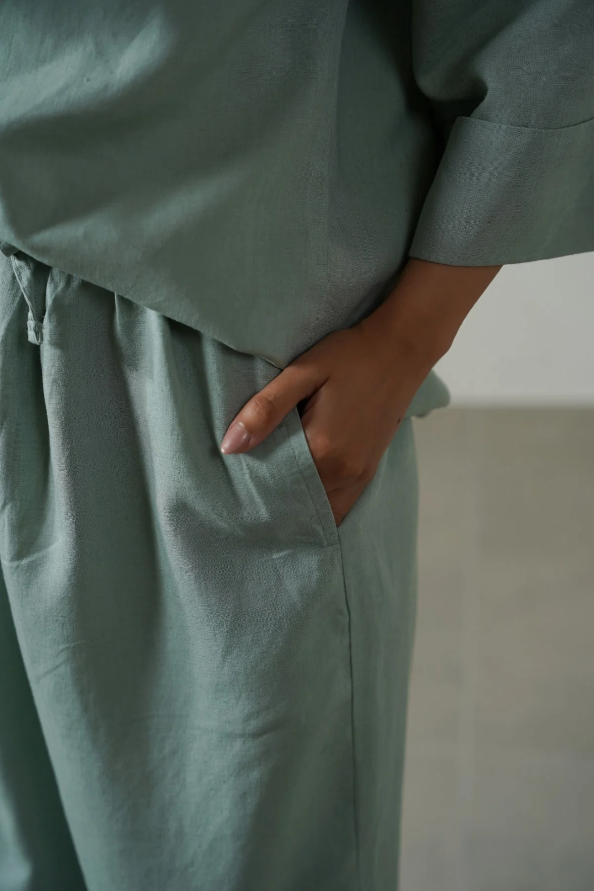 LYOCELL LINEN EASE PANTS - Image 3