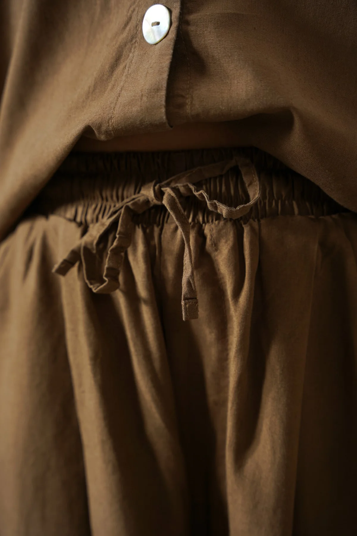 LYOCELL LINEN EASE PANTS - Image 3