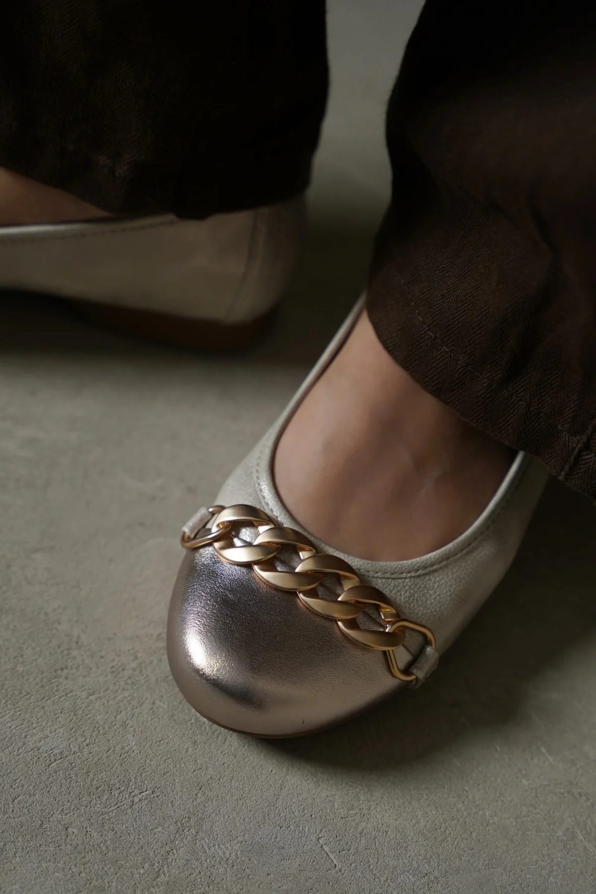 TOE-CAP MAMA PUMPS - Image 2