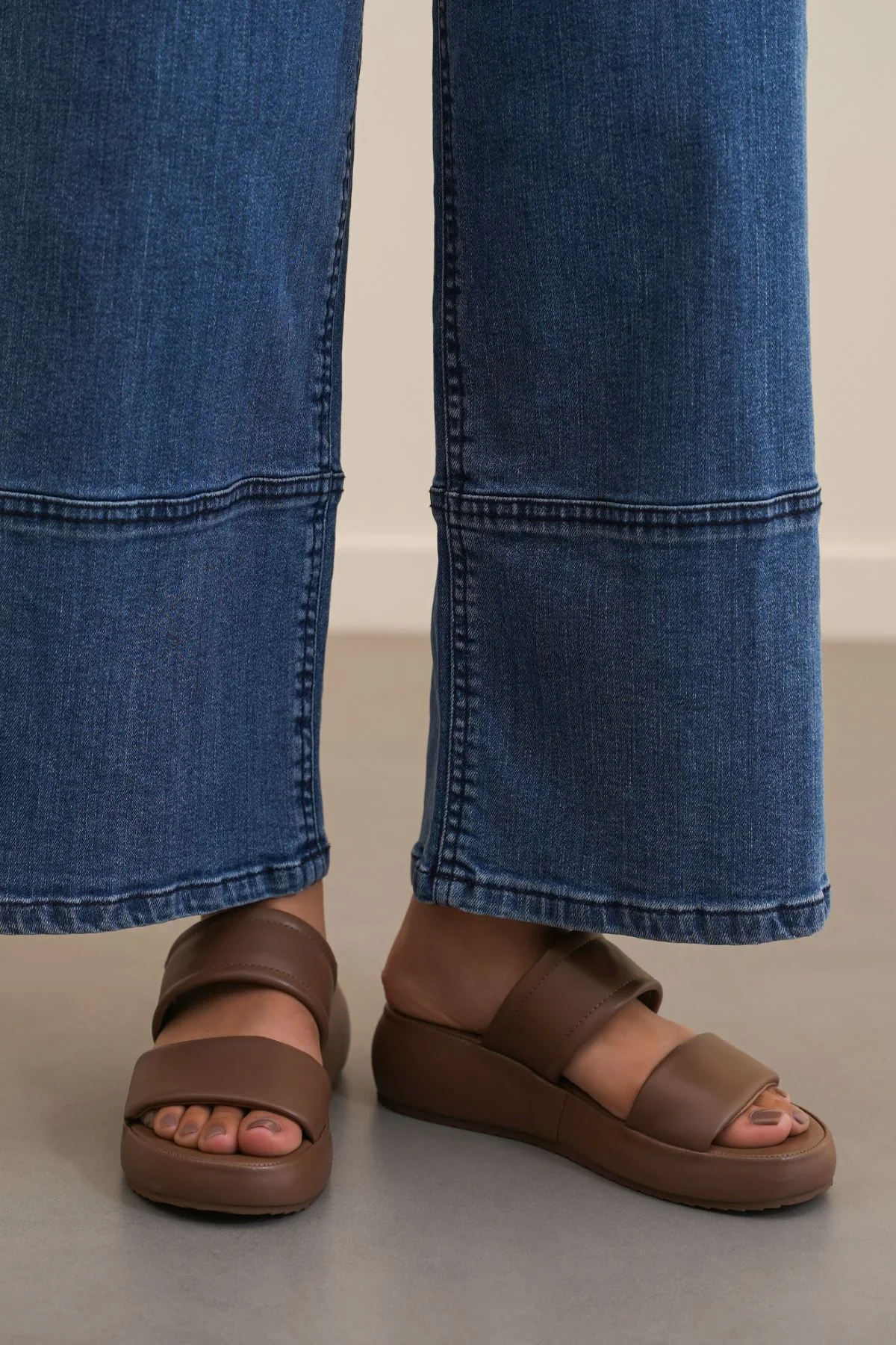 MARSHMALLOW MAMA SLIDES - Image 4