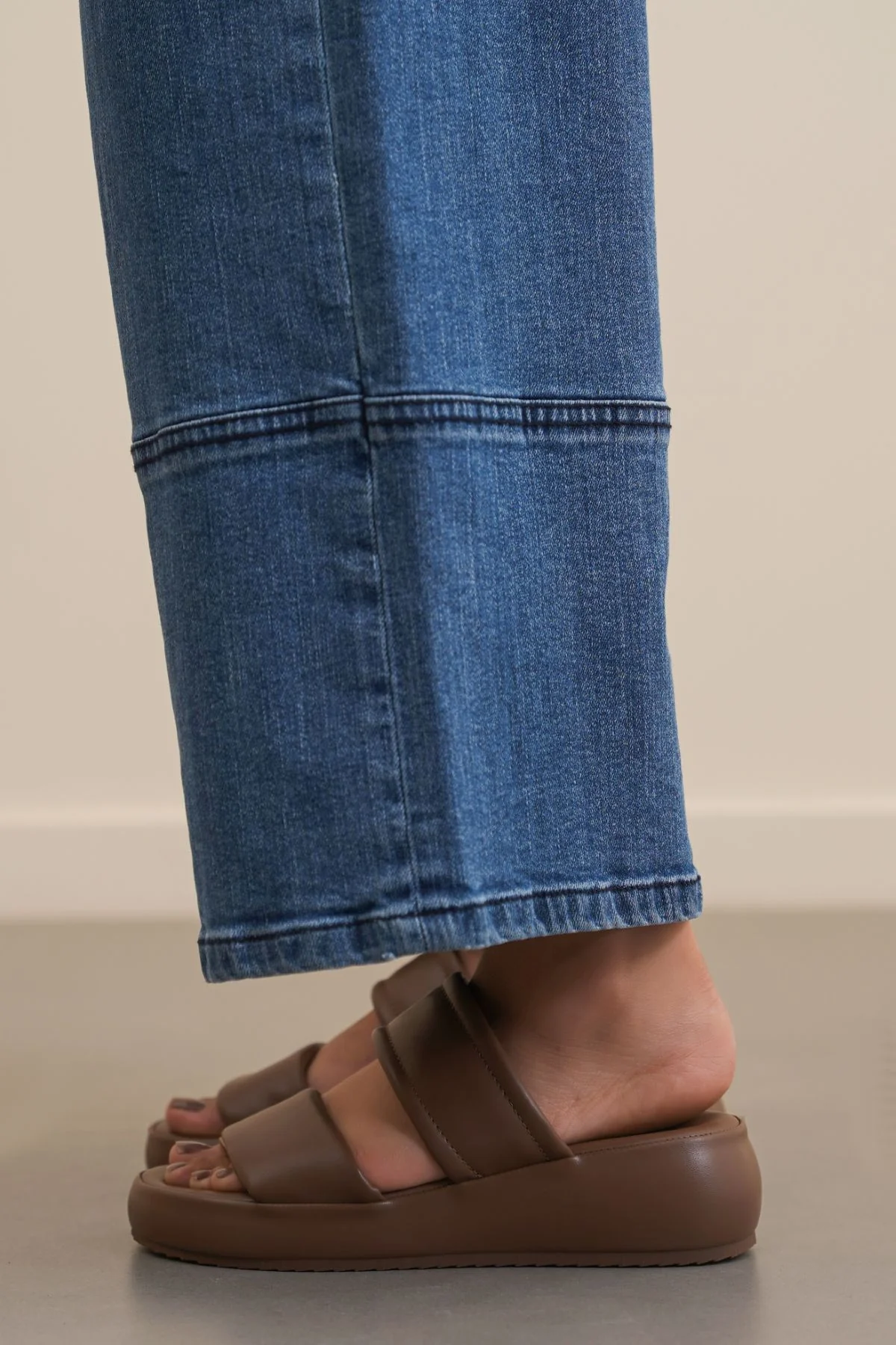 MARSHMALLOW MAMA SLIDES - Image 5