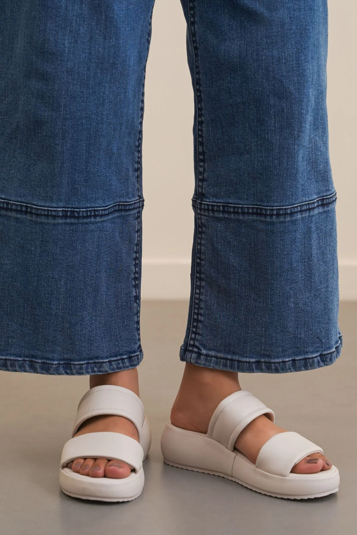 MARSHMALLOW MAMA SLIDES - Image 4