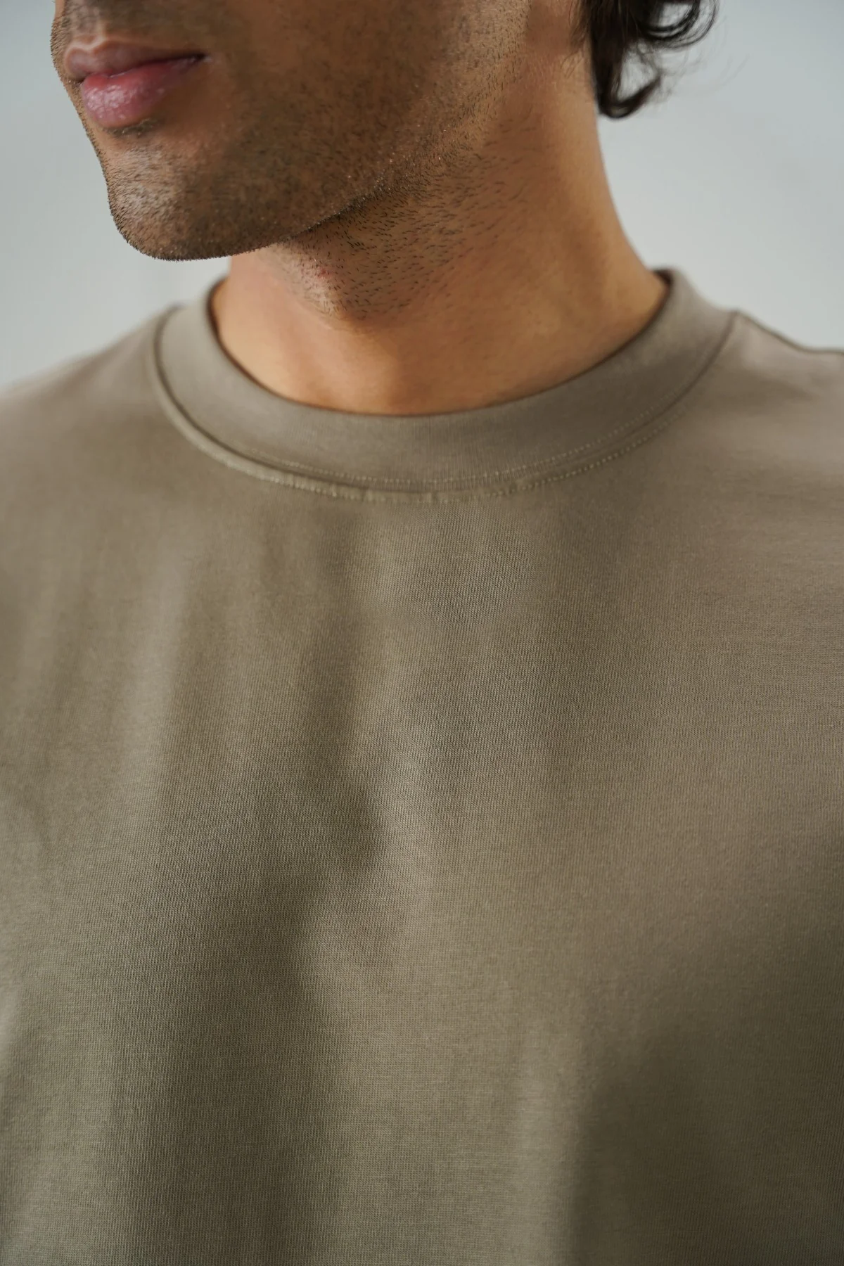 SEAMLESS DOUBLE-LAYERED TEE - Image 5