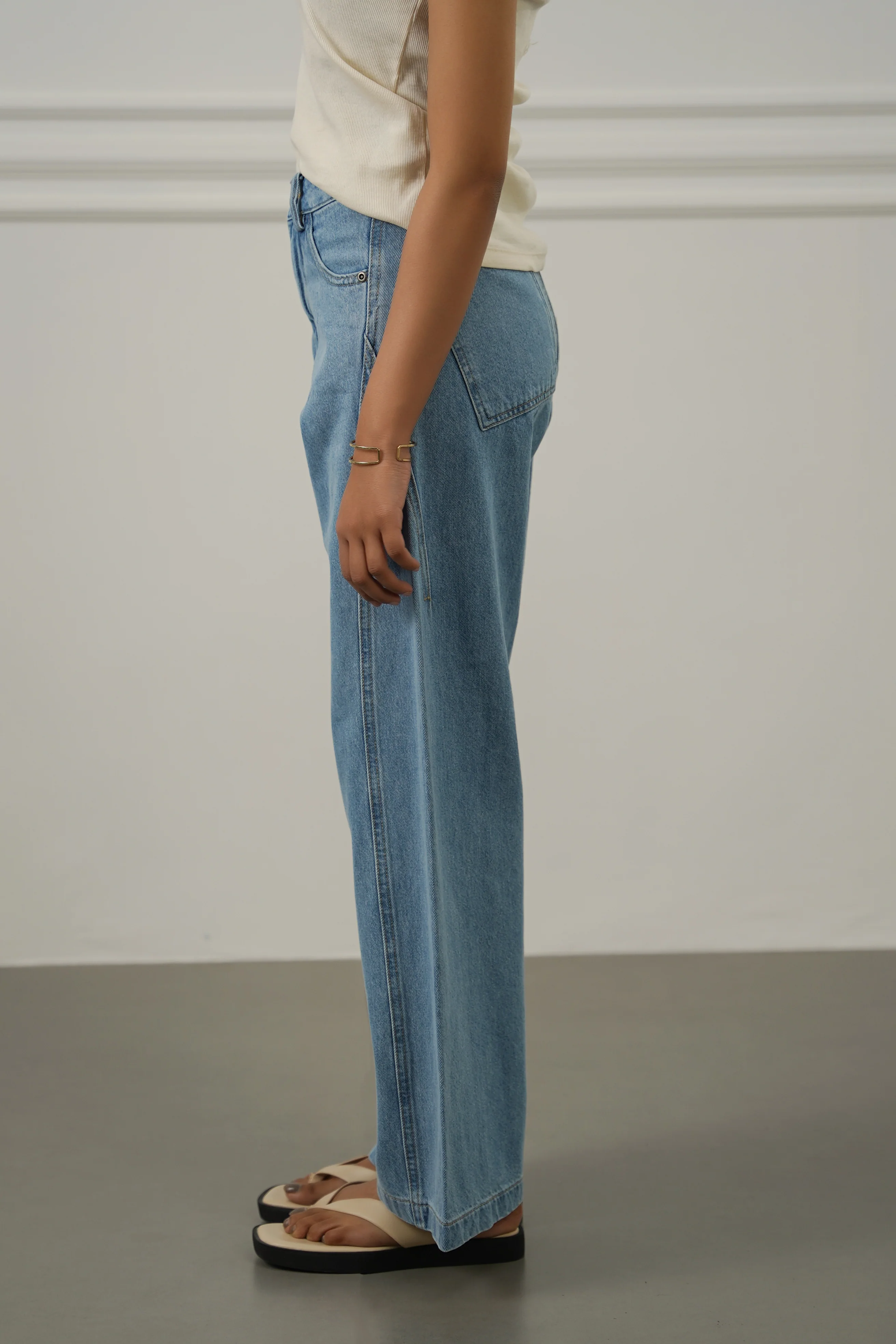 MID RISE BARREL JEANS - Image 2