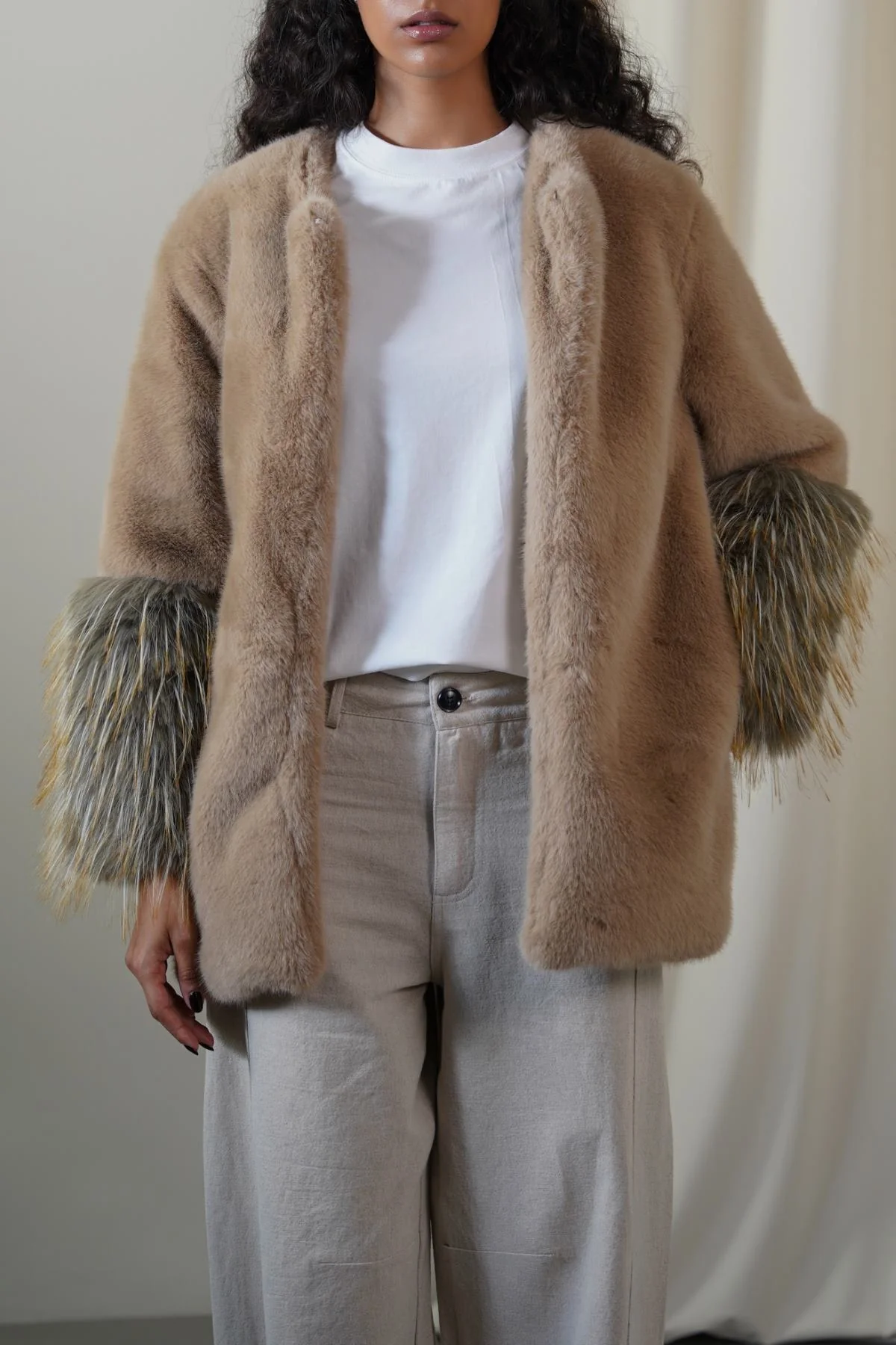 MIDI FEATHERED FUR COAT - Image 6