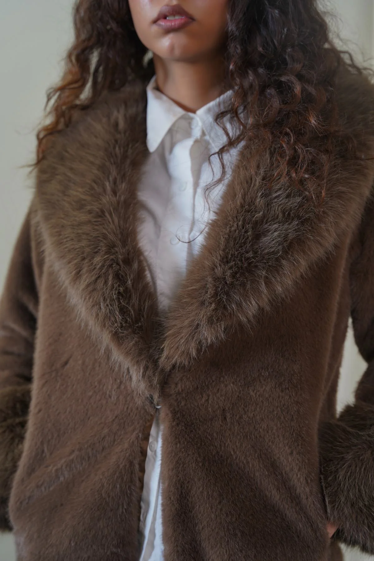 MOB WIFE FUR COAT - Image 5