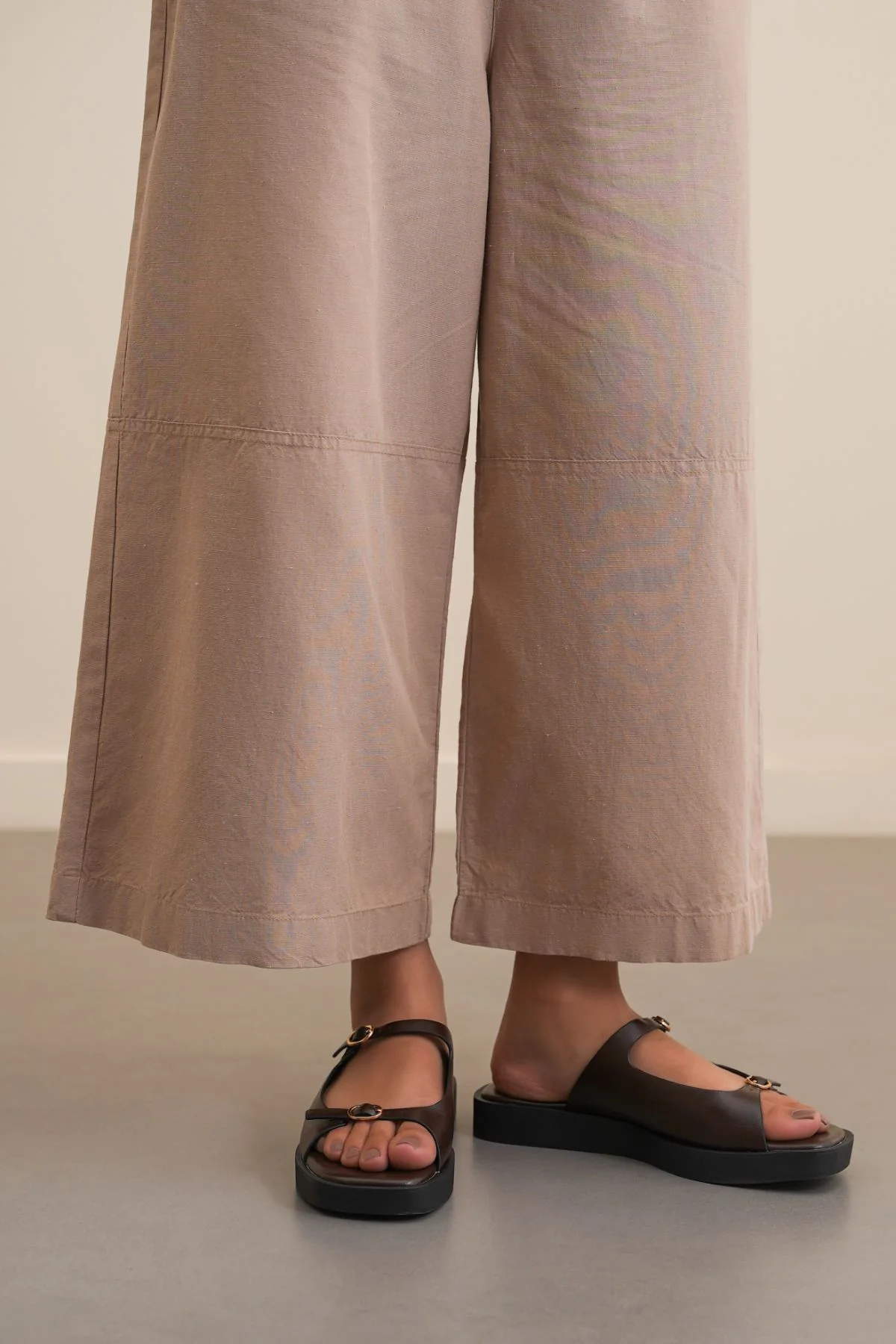 MODERN GREEK SLIPPERS - Image 4