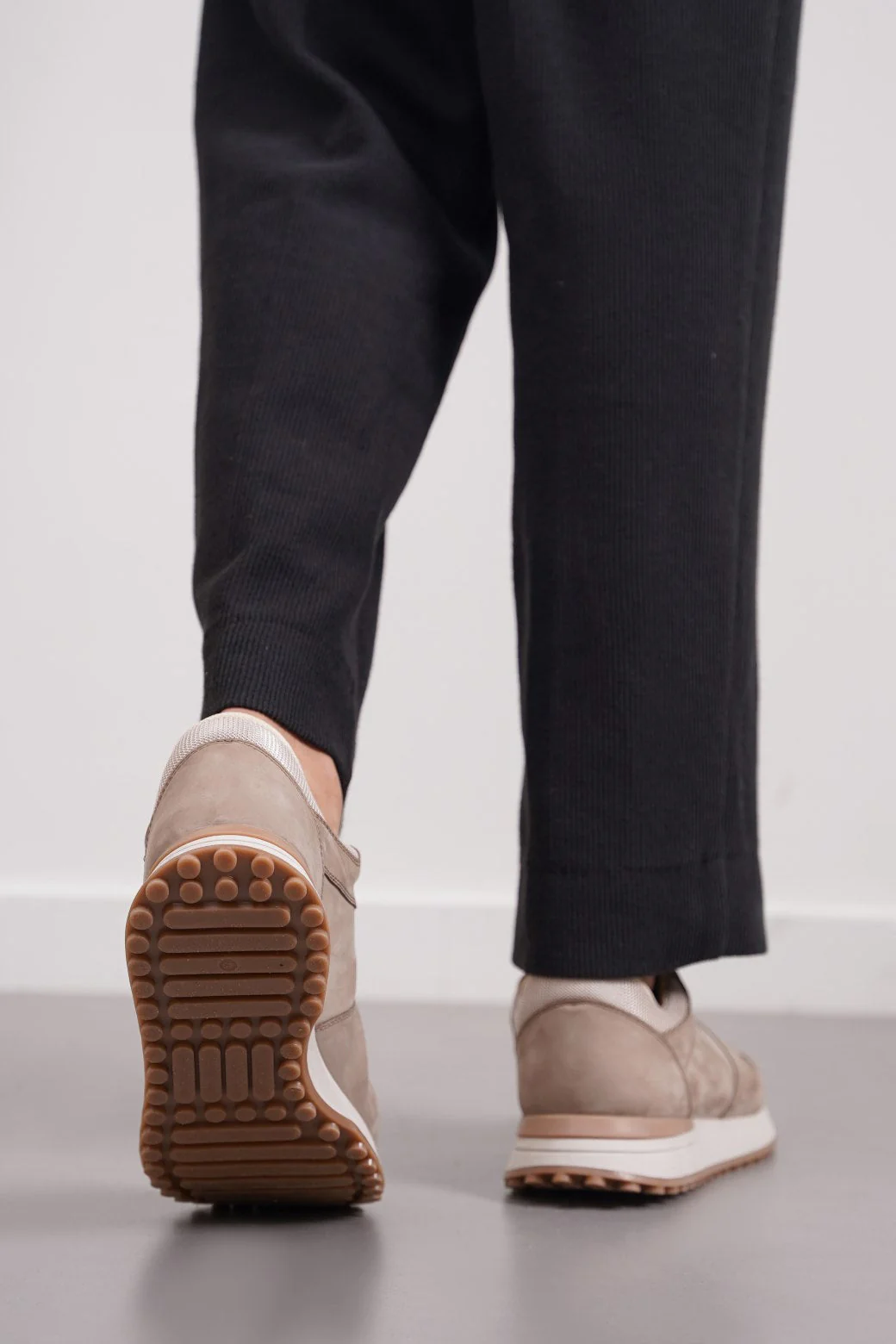 MONOTONE LEATHER SNEAKERS - Image 4