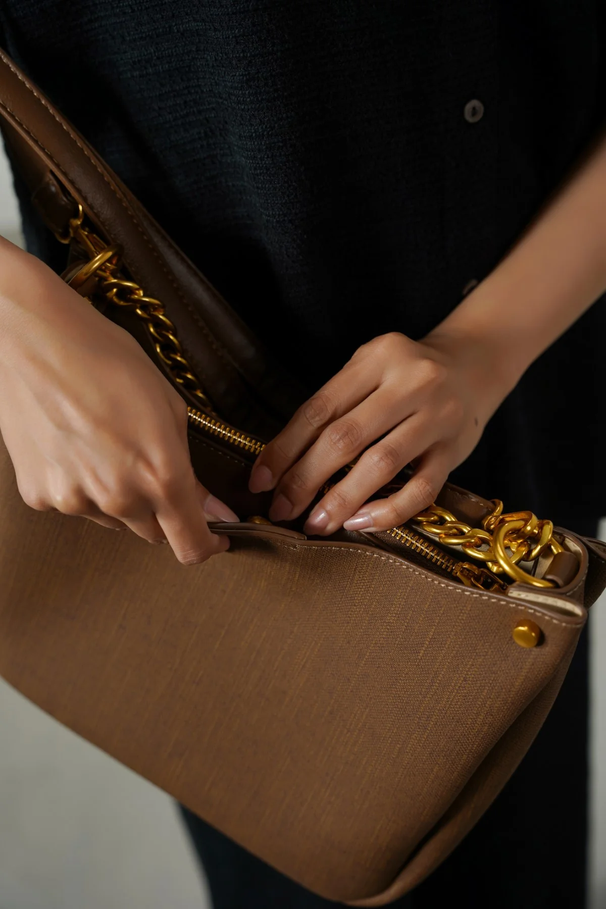 MUSEUM CHAIN BAG - Image 3
