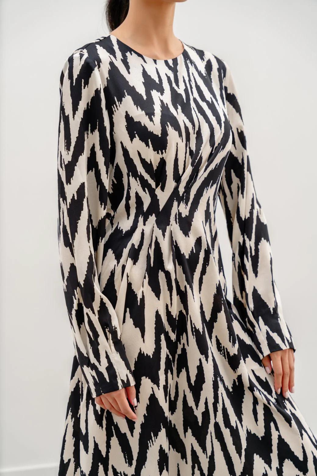 PLEATED SILK DRESS - Image 3