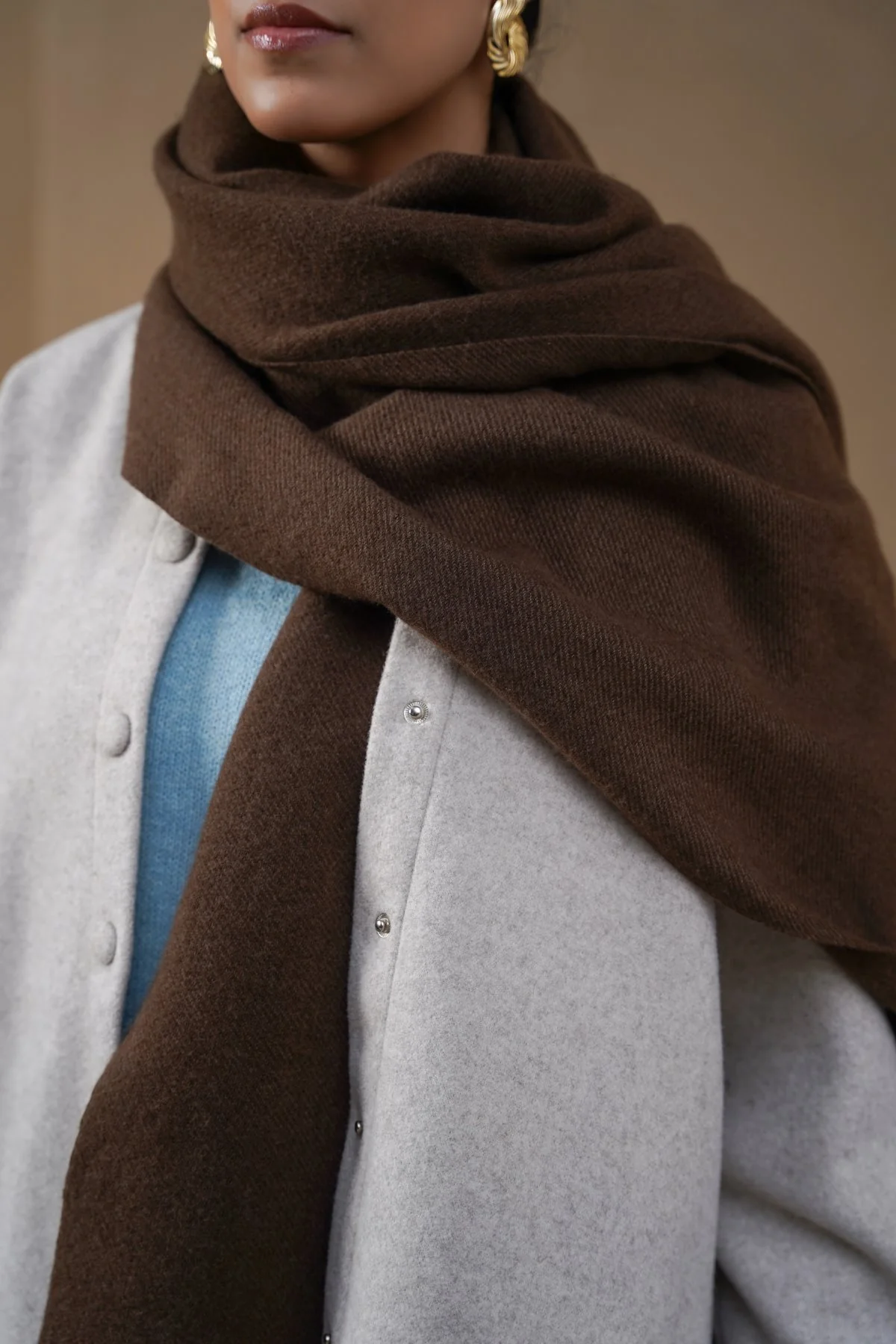 PLUSH REVERSIBLE SCARF