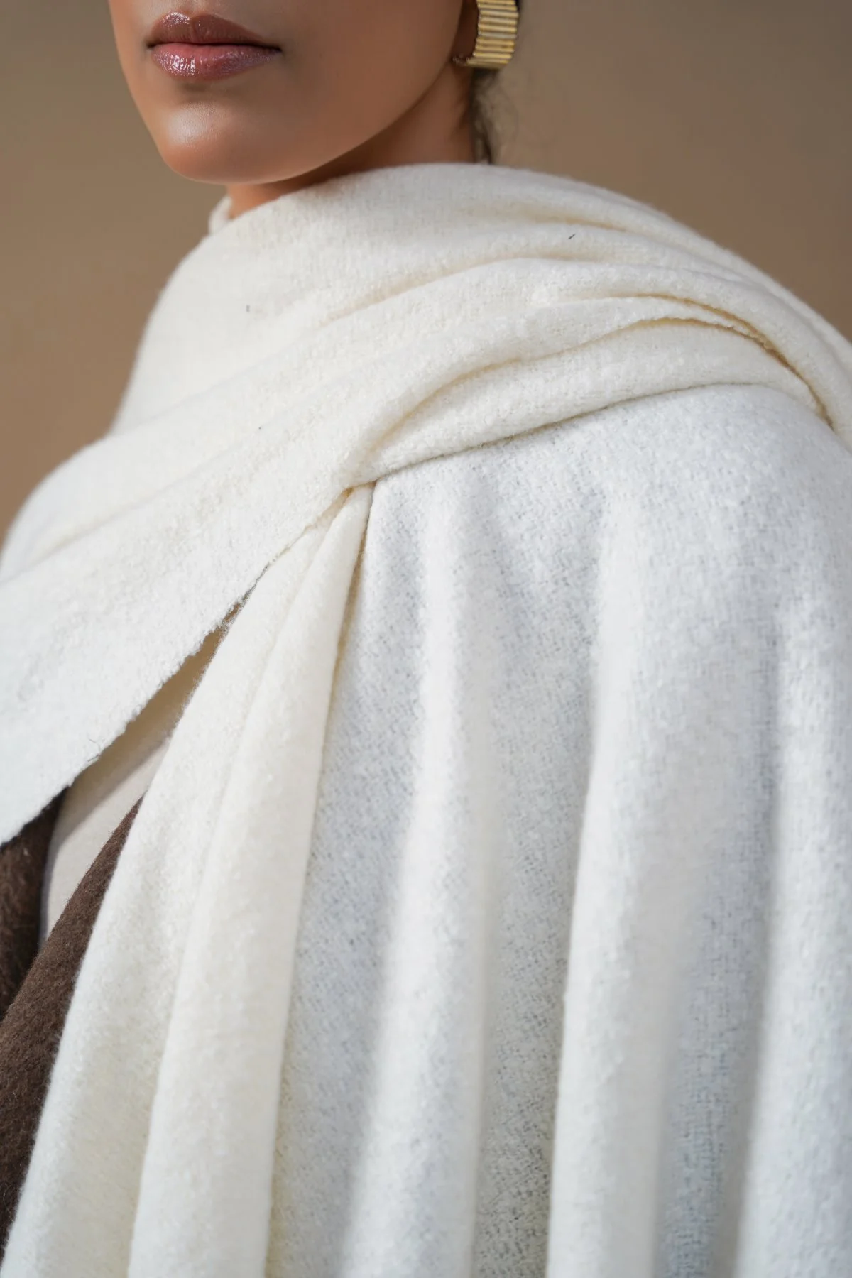 PLUSH WRAP CAPE - Image 2