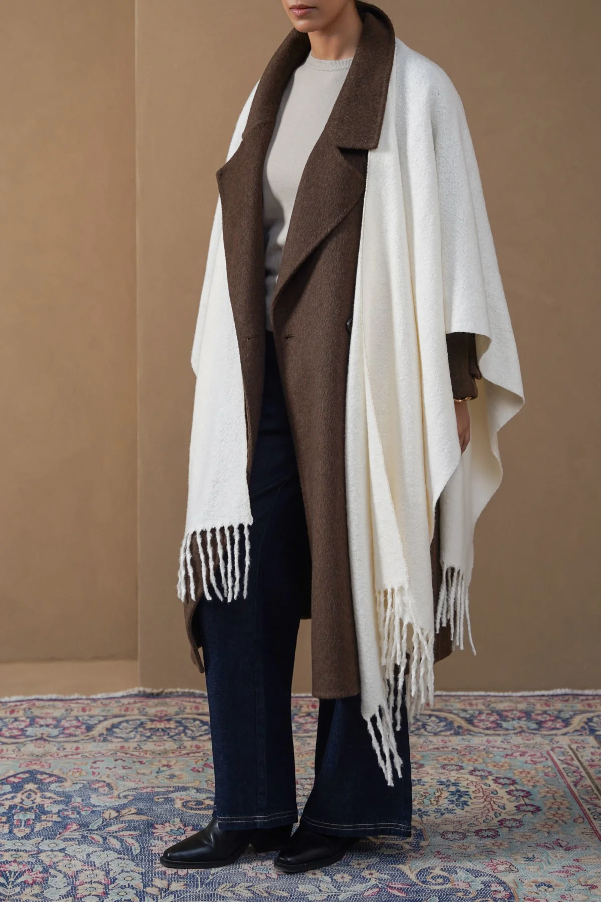 PLUSH WRAP CAPE - Image 5