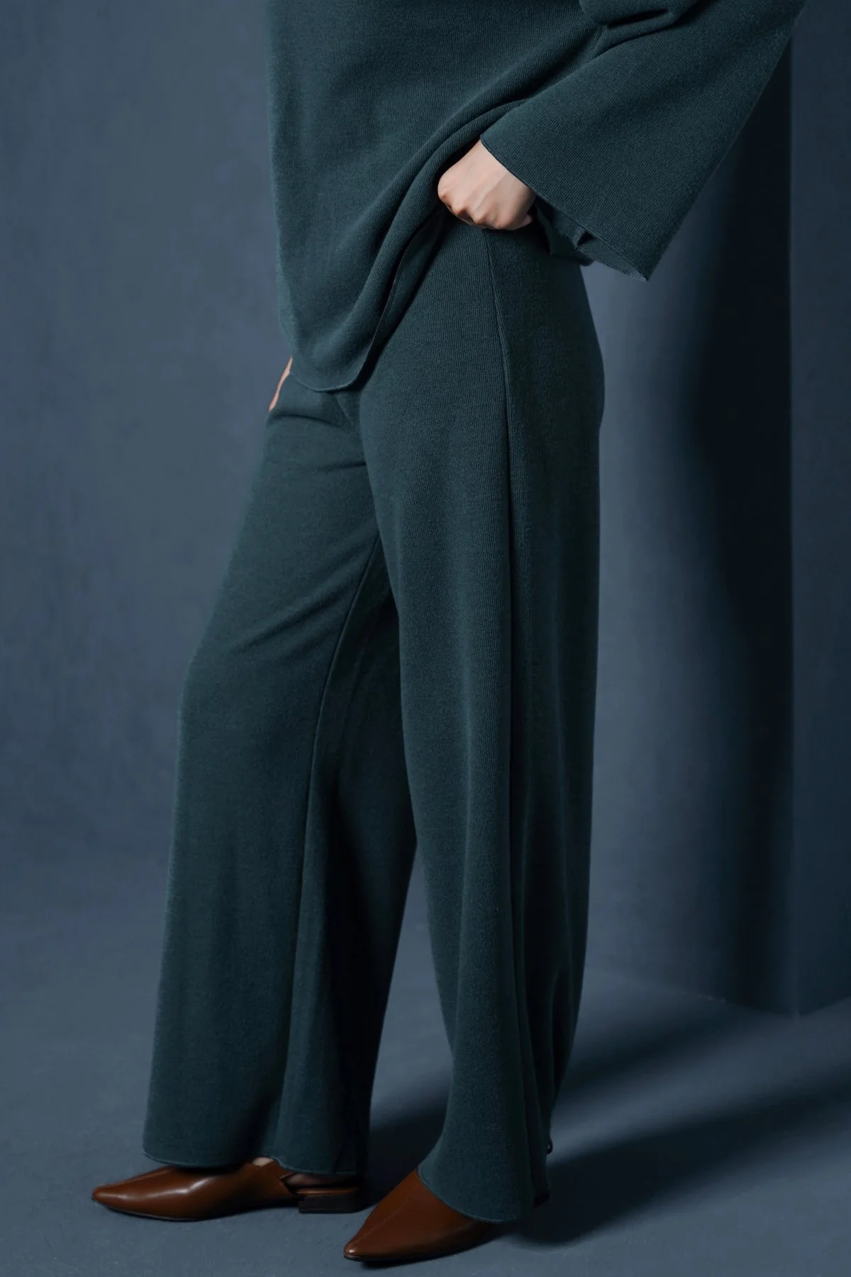 RETREAT SWEATPANTS - Image 6