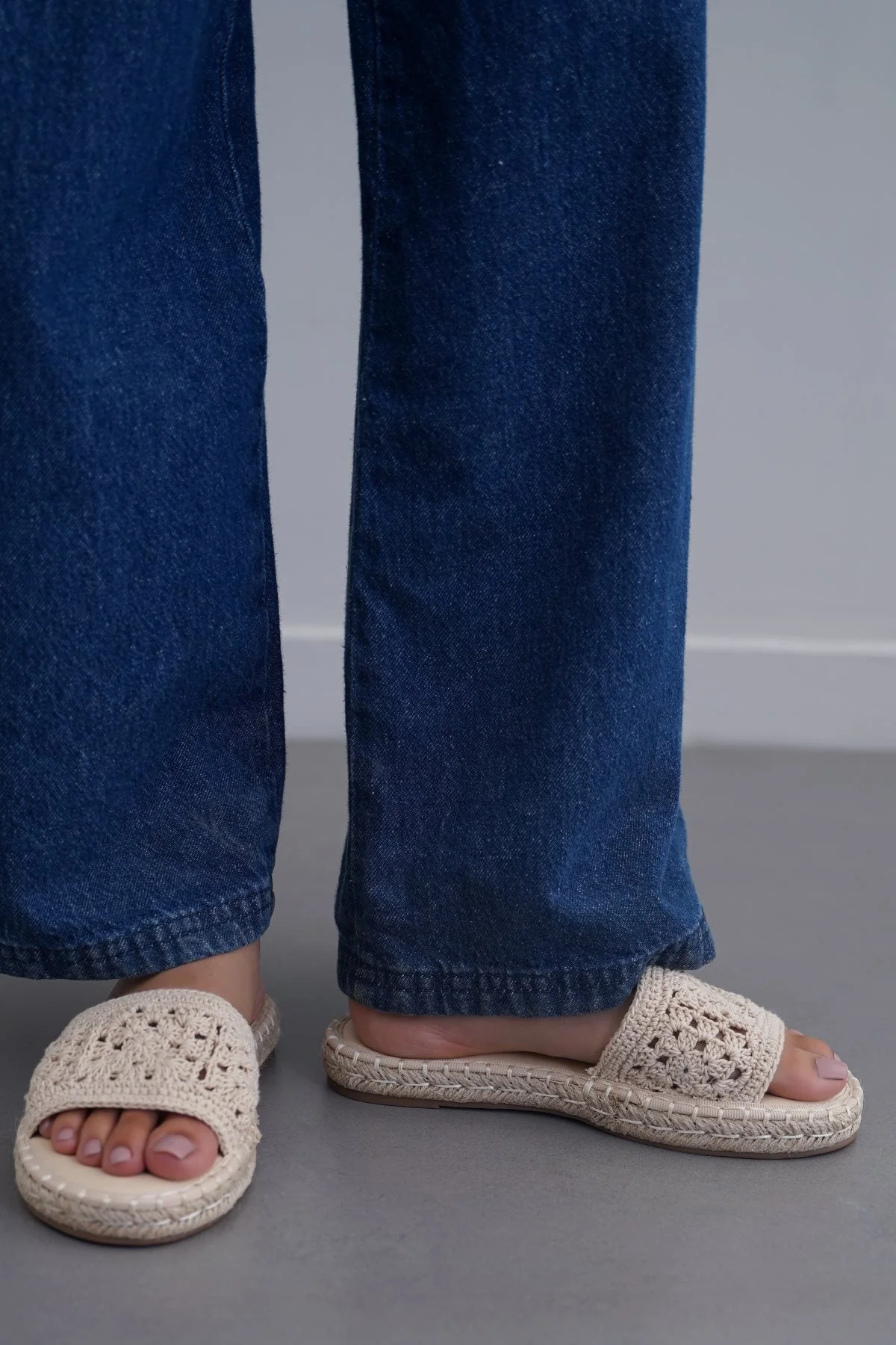 ROMA WOVEN SLIDES - Image 2