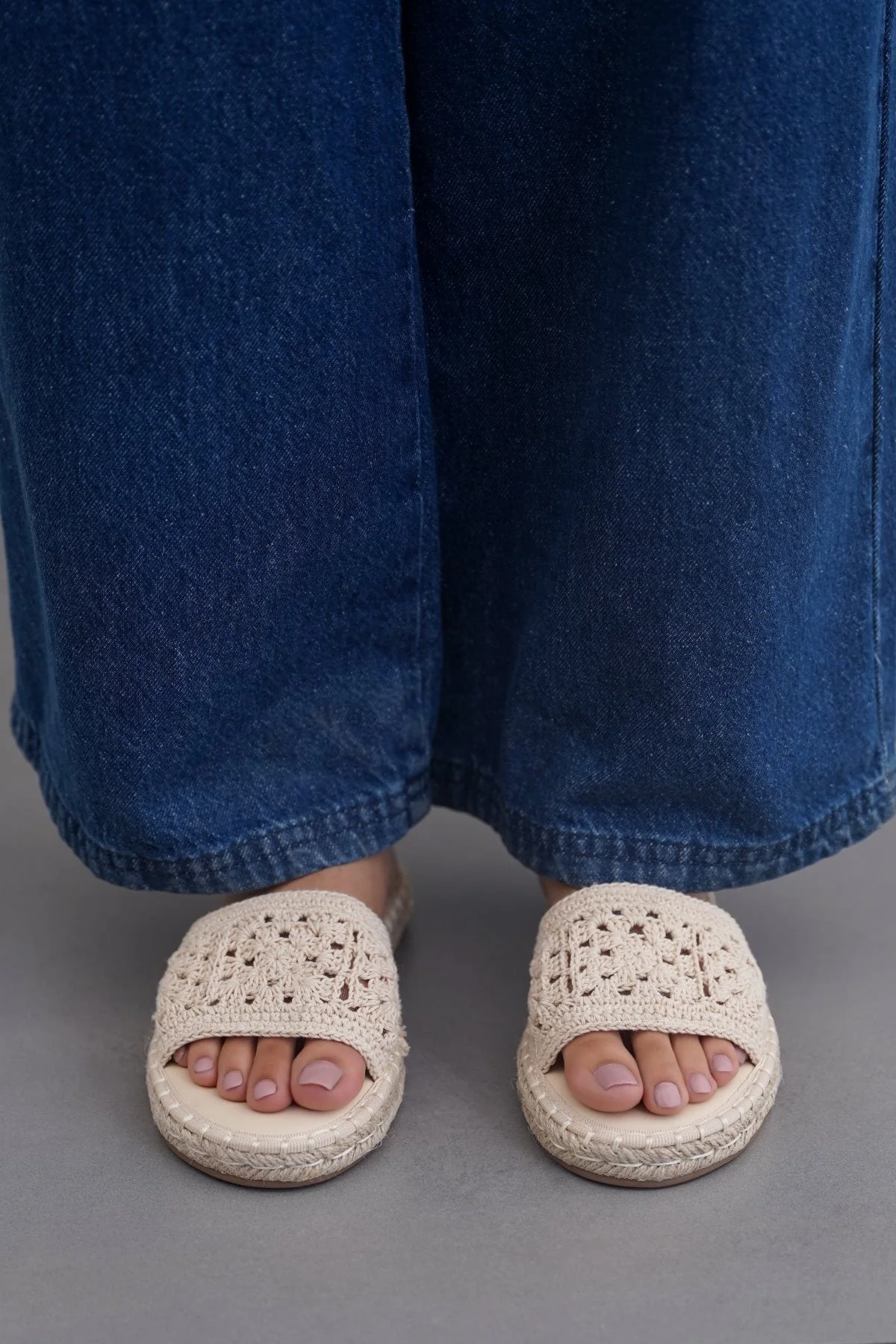 ROMA WOVEN SLIDES - Image 6