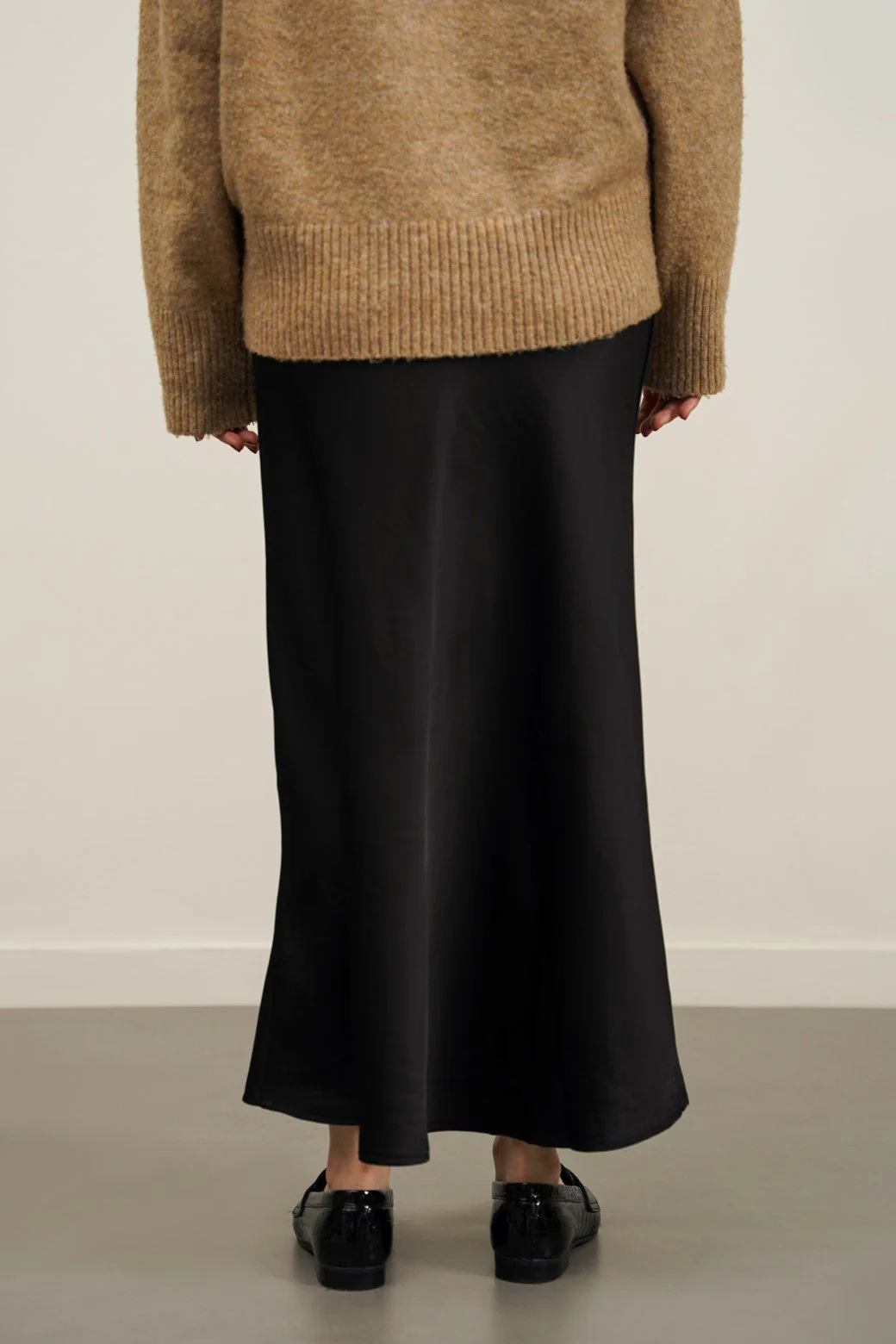 SATIN LONG SKIRT - Image 4