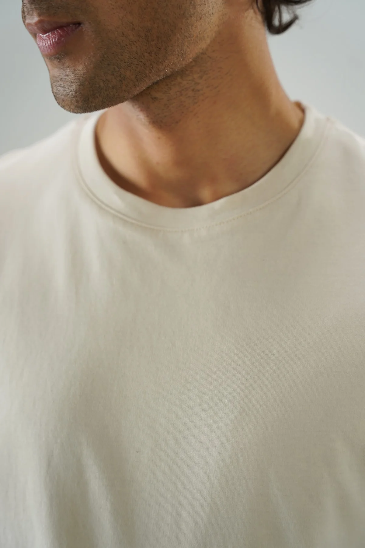 SEAMLESS DOUBLE-LAYERED TEE - Image 4