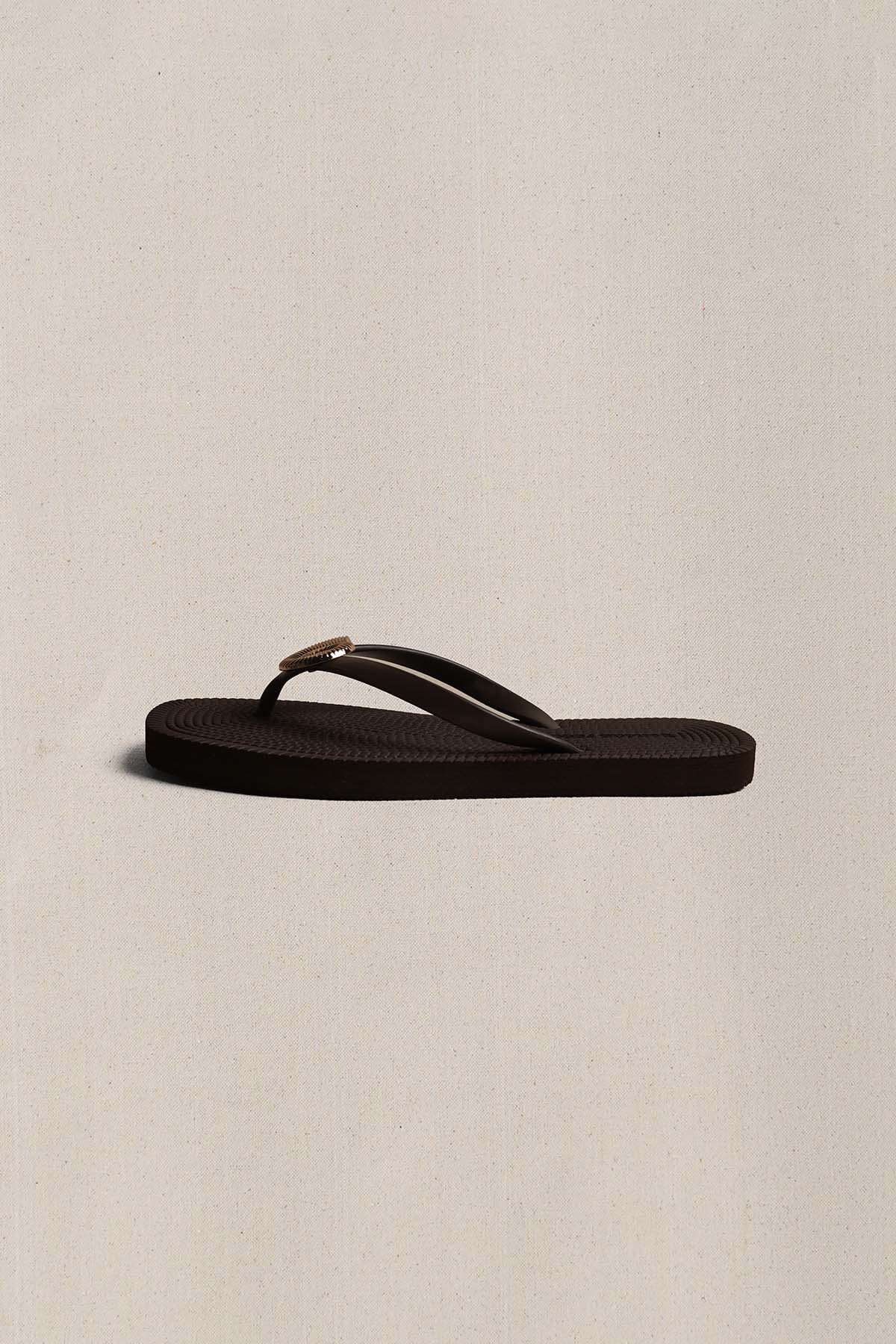 SEASHELL SLIPPERS