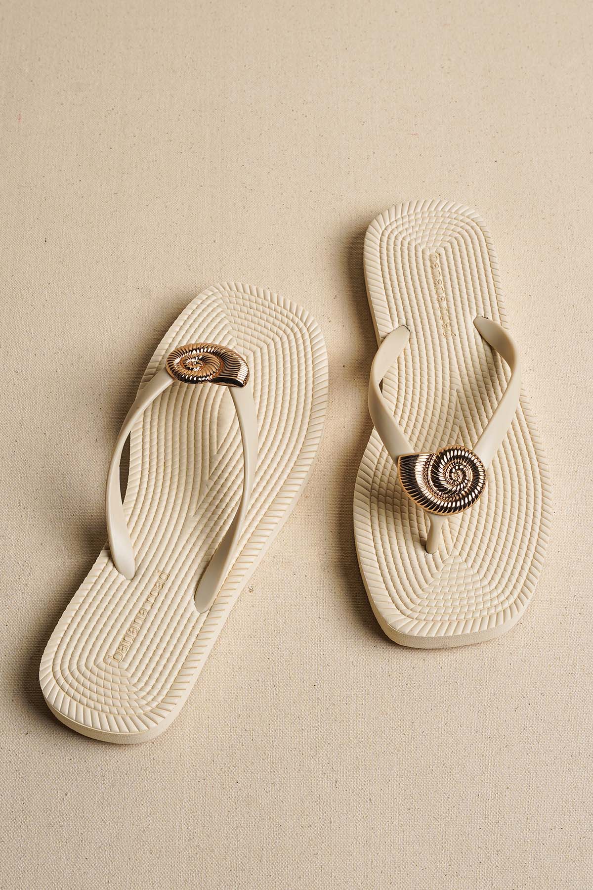 SEASHELL SLIPPERS