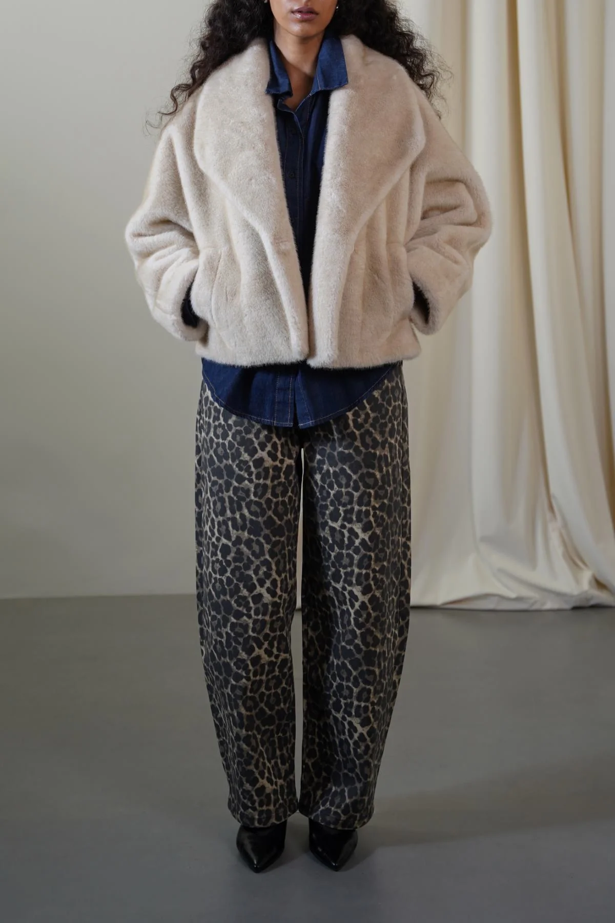 SHORT WRAP FUR JACKET - Image 3