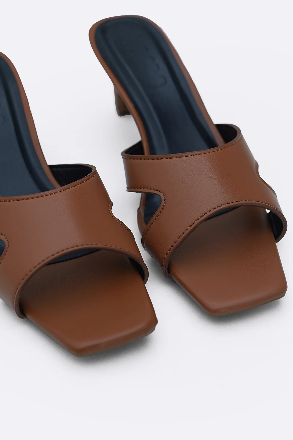 SIDEWALK HEELS - Image 4