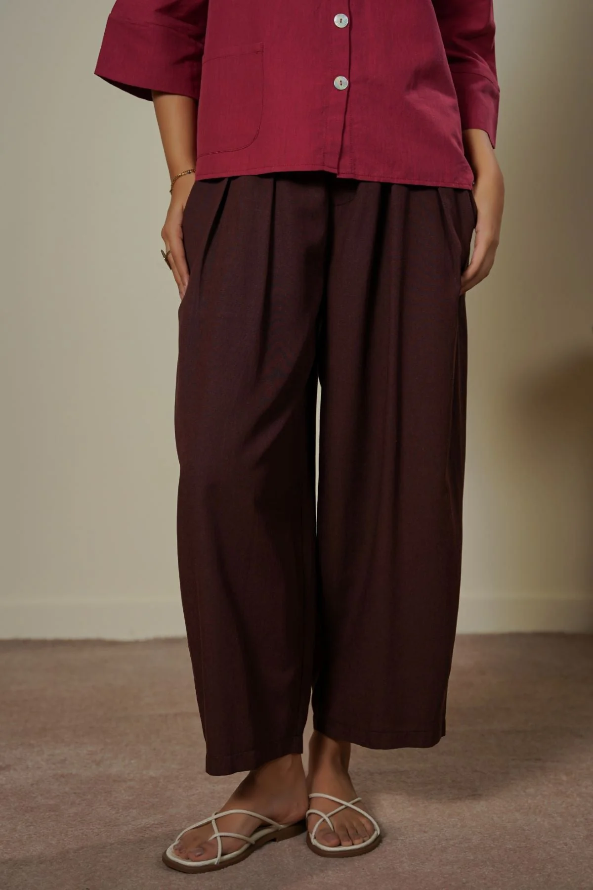 SLOUCHY PLEATED PANTS