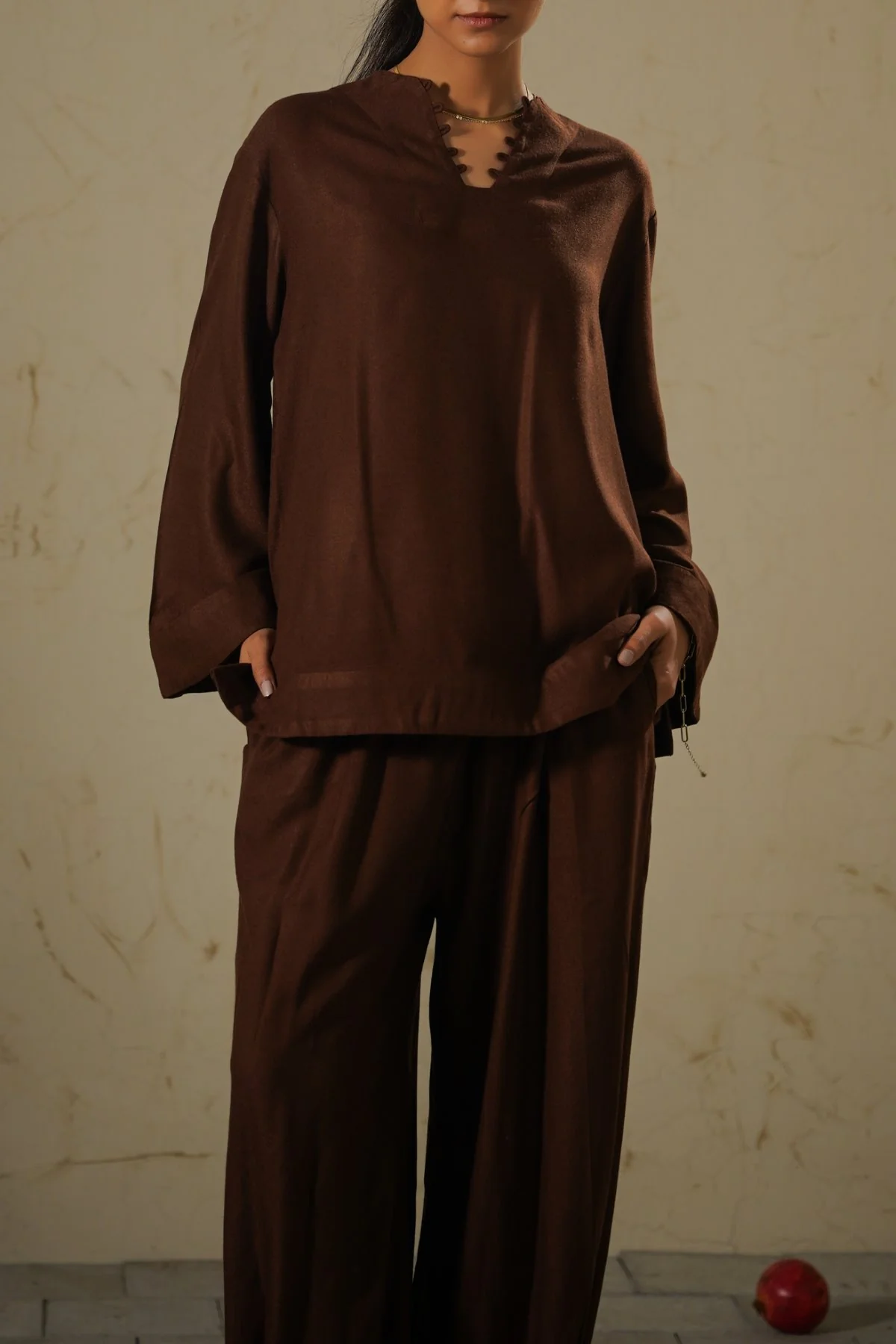 SLOUCHY V-NECK BLOUSE