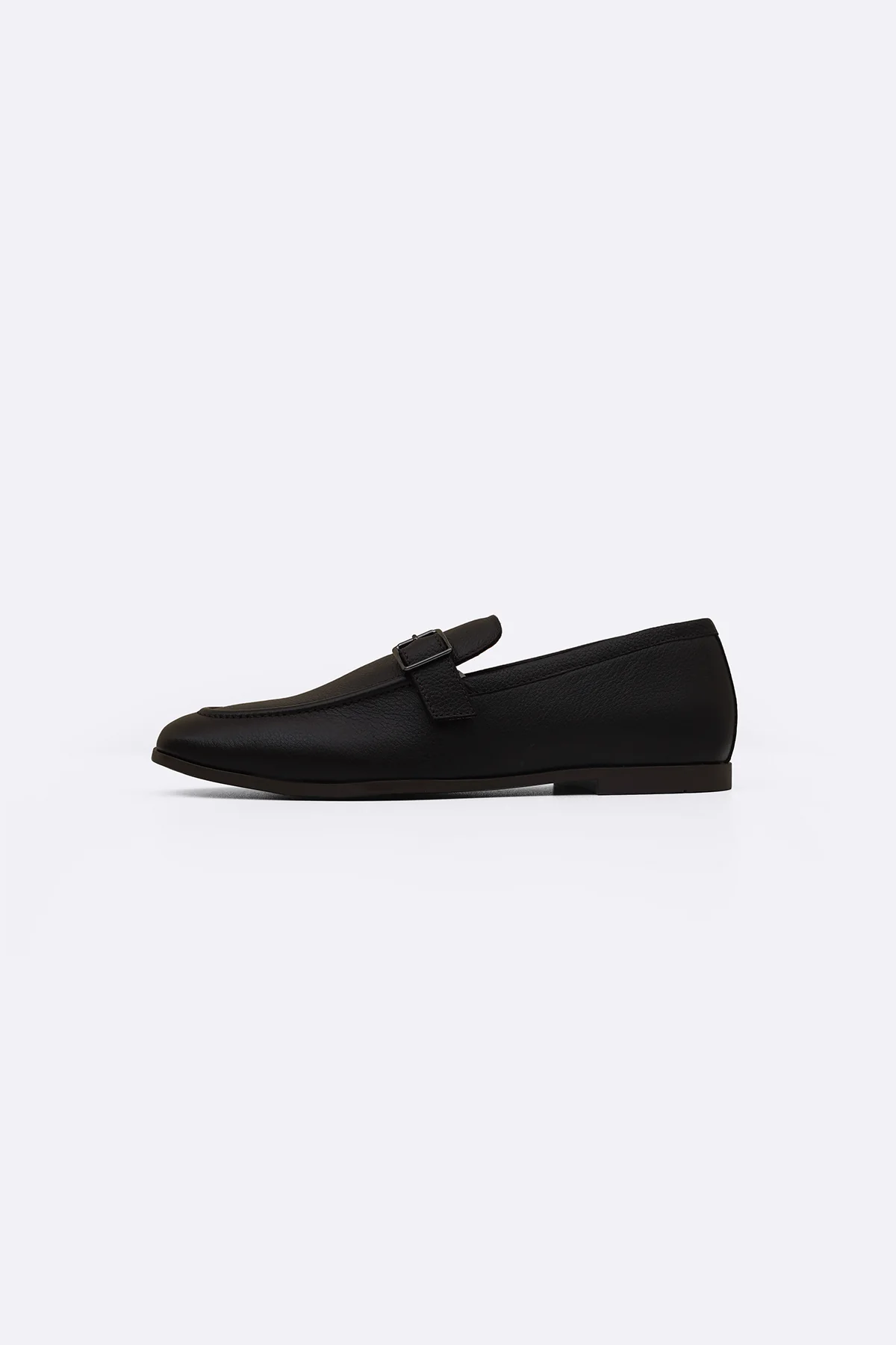 SMART BUCKLE LOAFERS