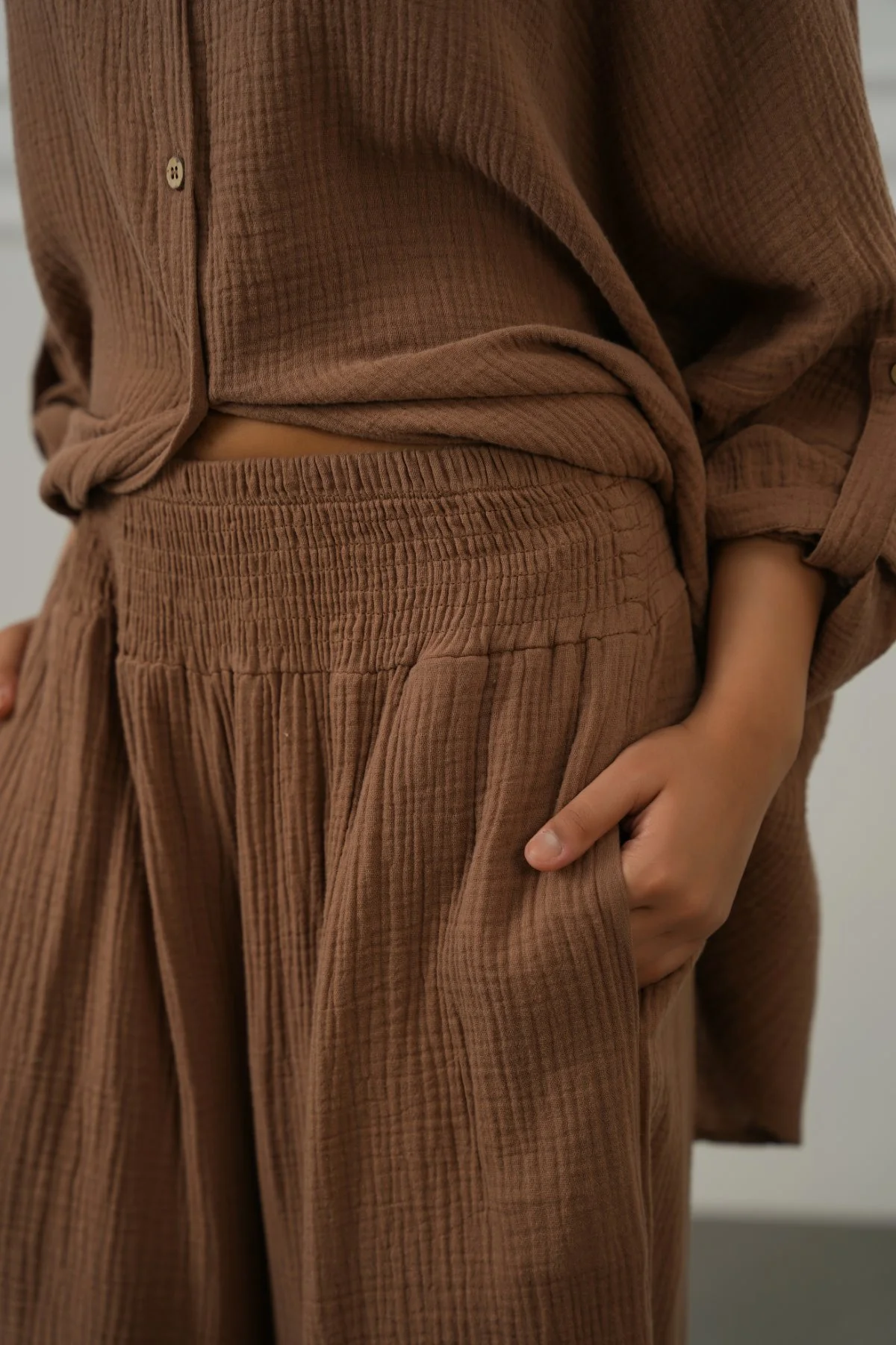 SMOCKED WAIST MUSLIN PANTS - Image 3