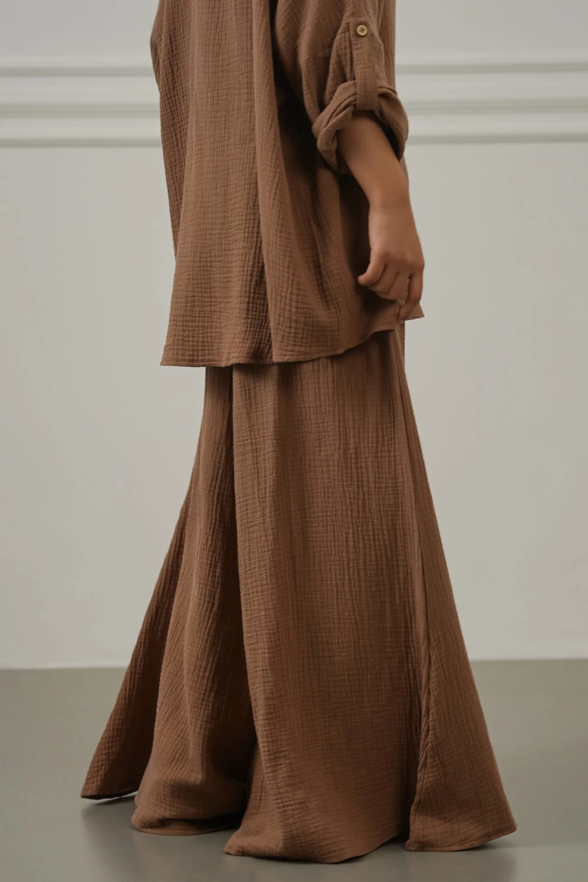 SMOCKED WAIST MUSLIN PANTS - Image 5
