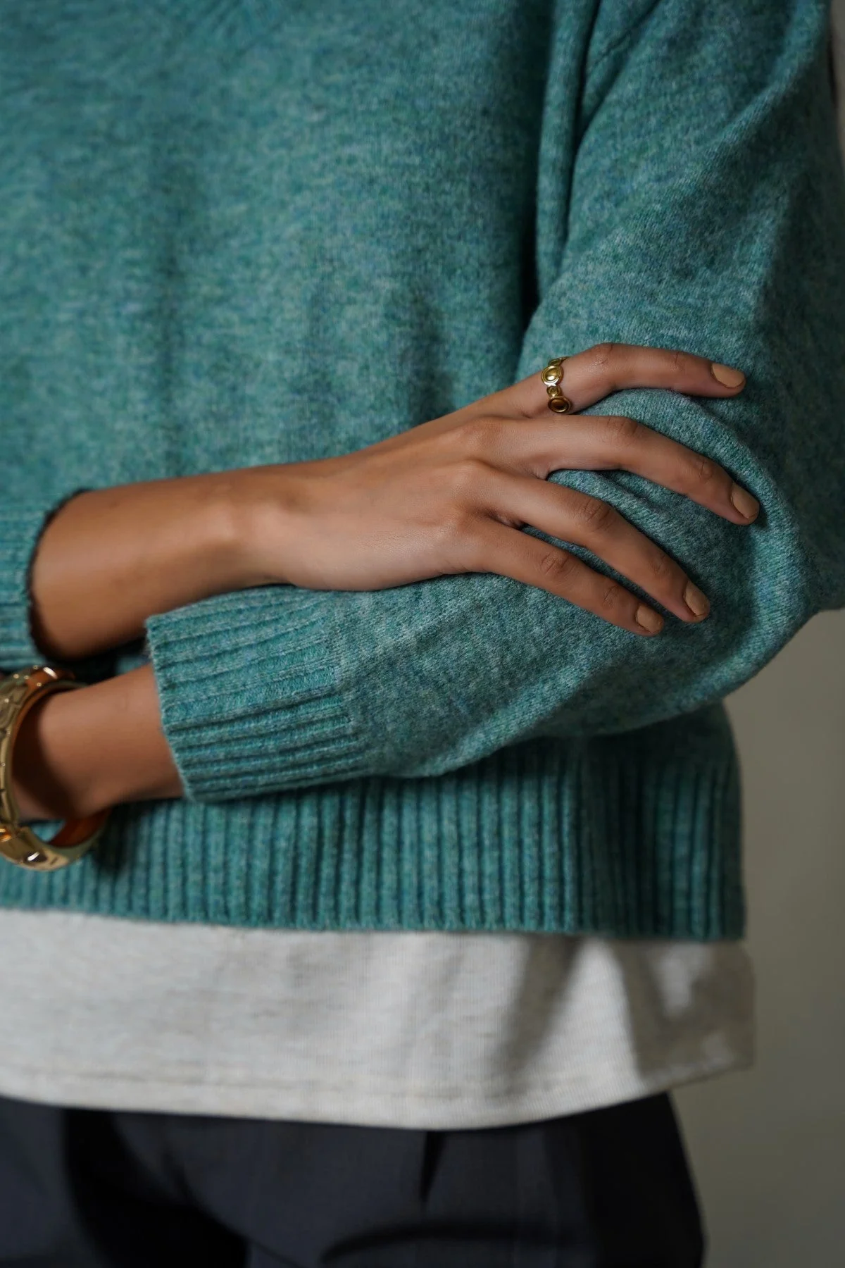 SOFT BUTTER SWEATER - Image 4