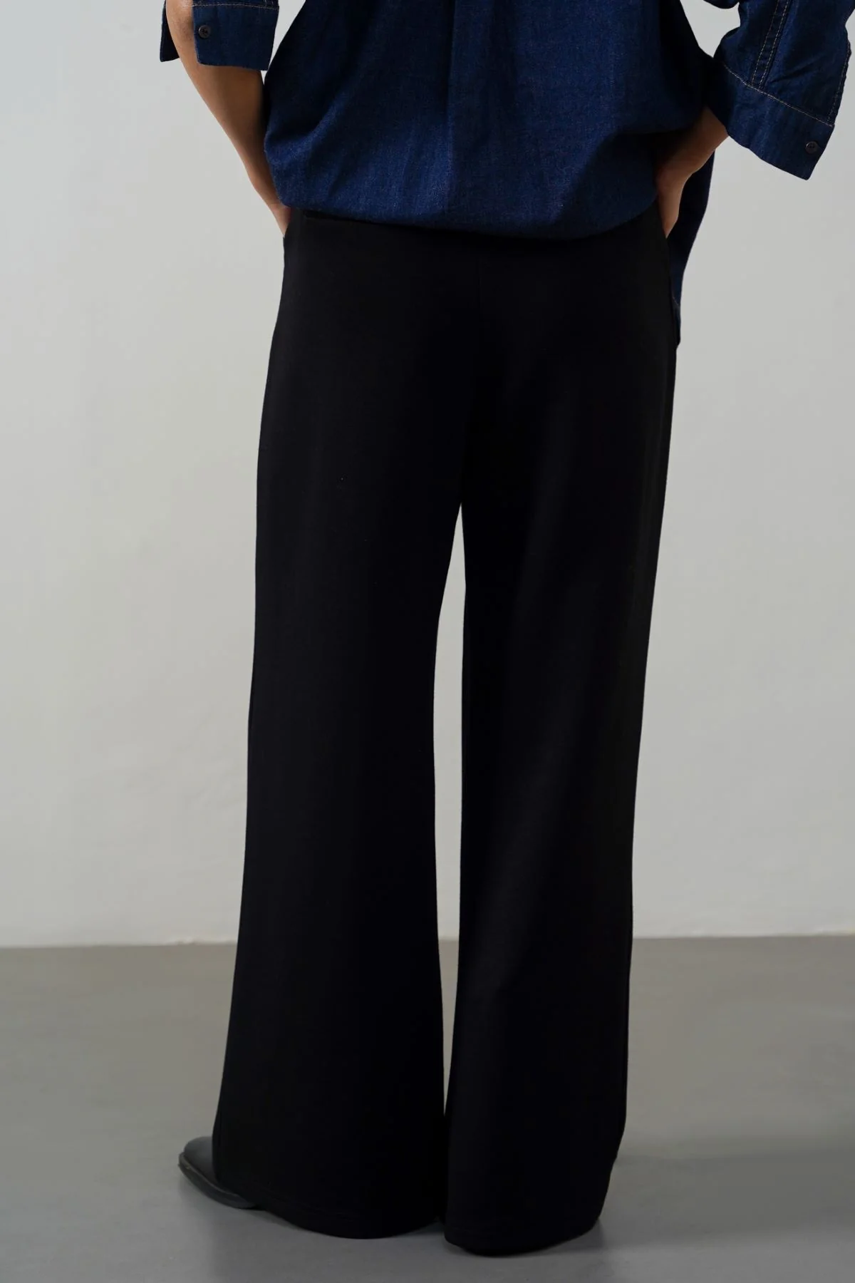 SOFT-KNIT STRAIGHT TROUSERS - Image 5