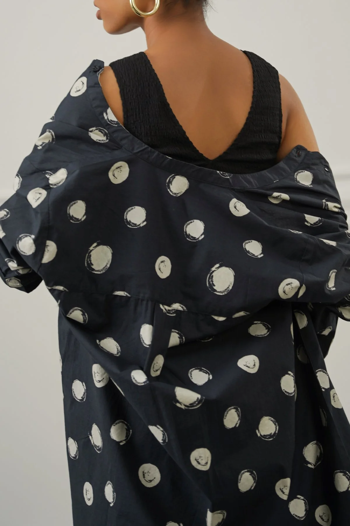 SOFT KNIT V-NECK TANK - Image 3