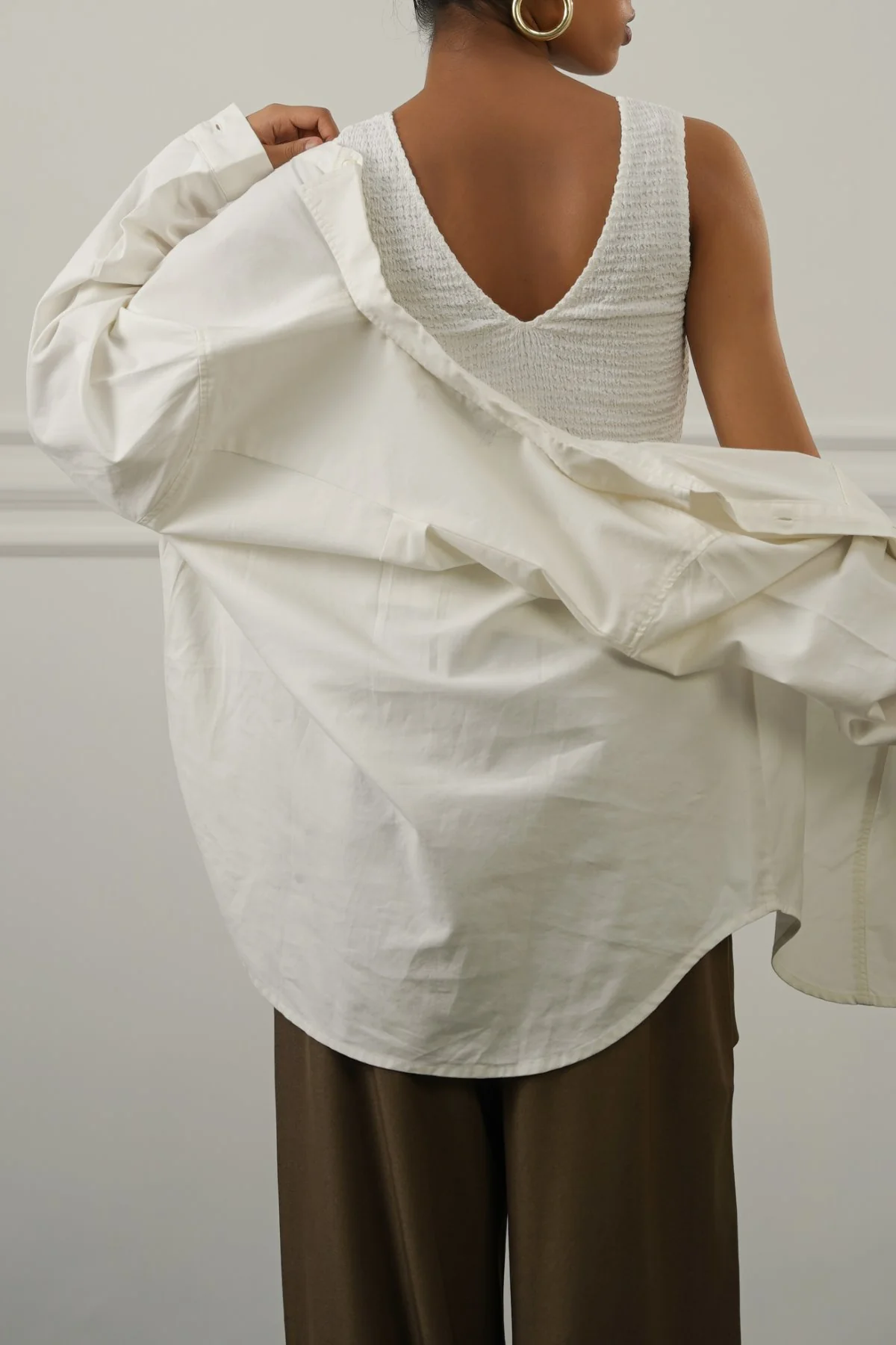 SOFT KNIT V-NECK TANK - Image 3