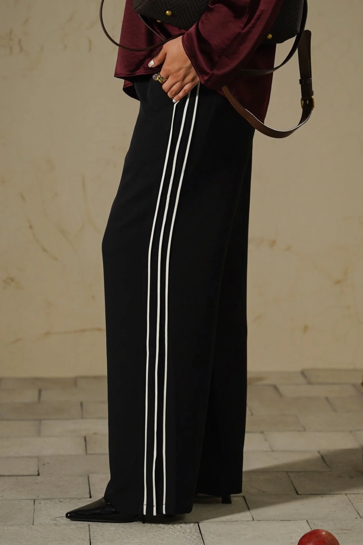 SPORTS CHIC WIDE PANTS