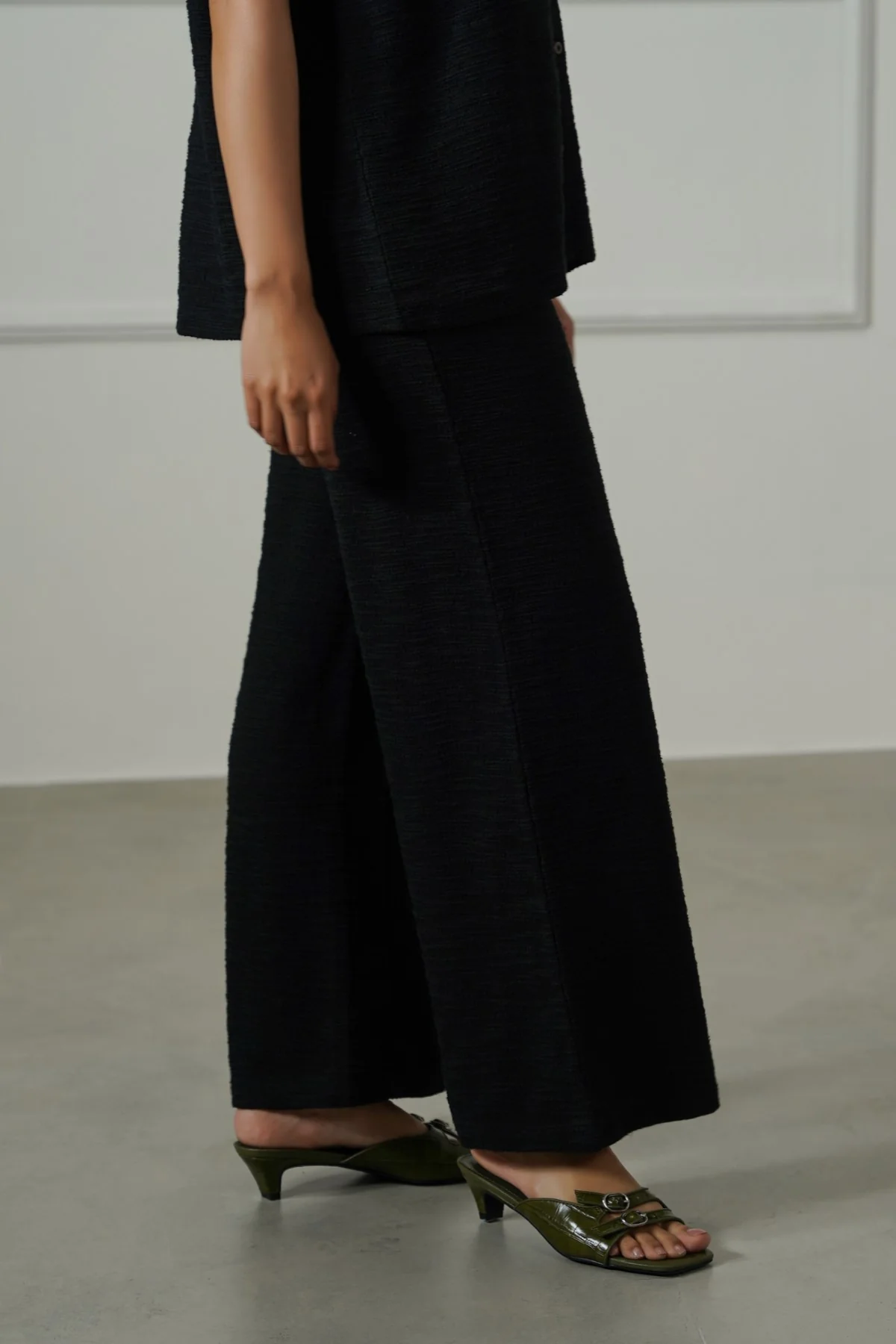 STRAIGHT TEXTURED PANTS - Image 3
