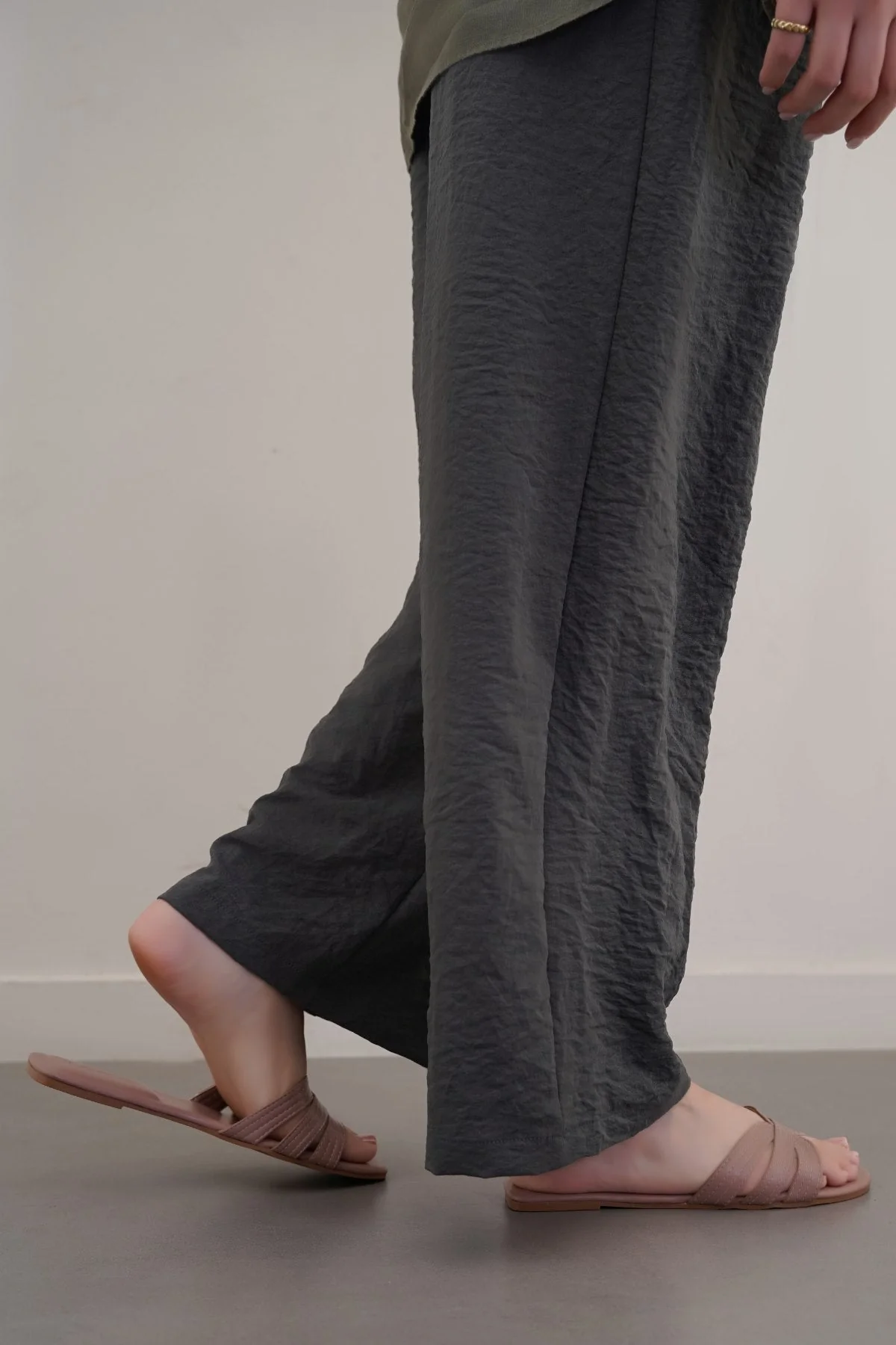 STRAPPY STITCH SLIDES - Image 3
