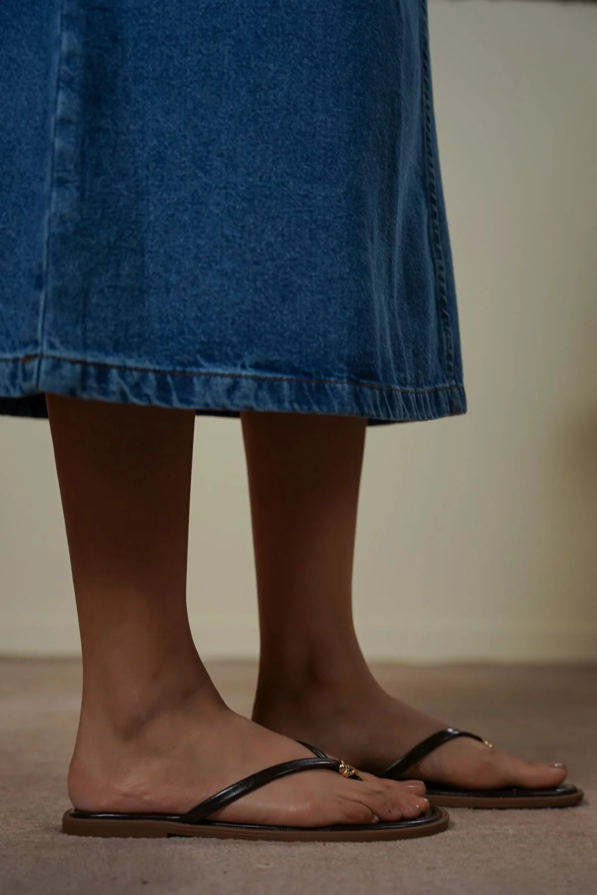 STUD STUFF FLIP FLOPS - Image 5