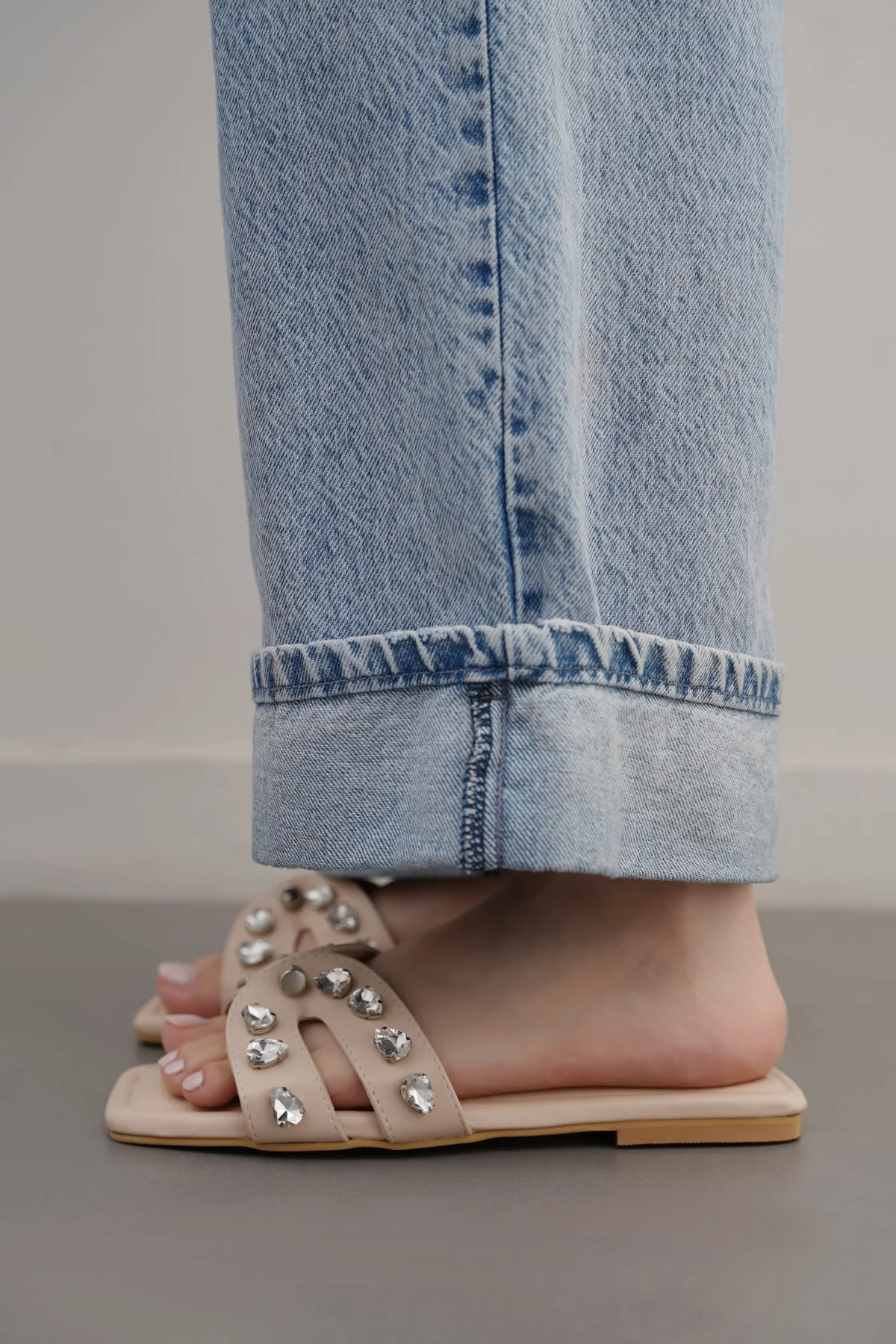 STUDDED CRYSTAL SLIDES - Image 3