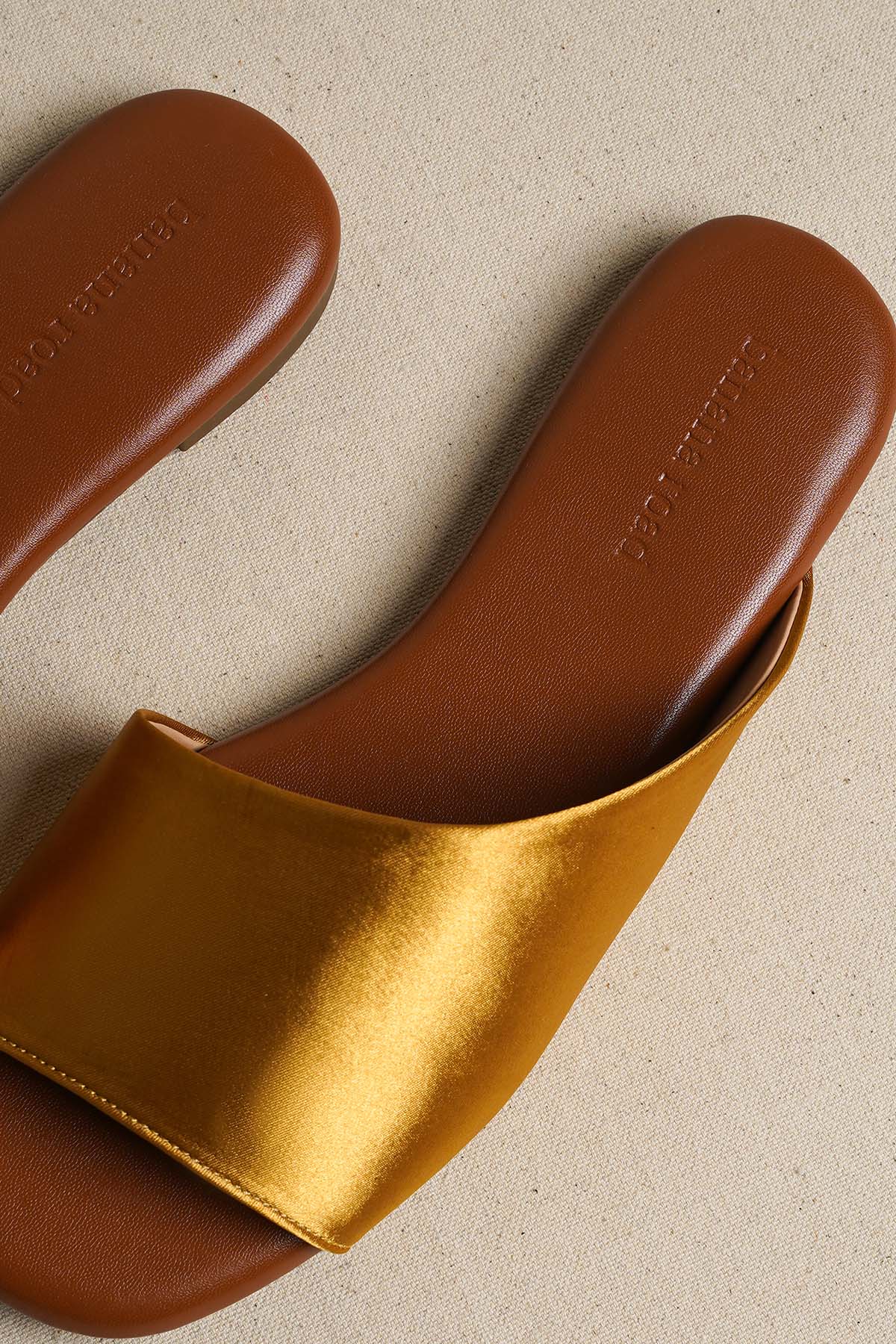 TAFFY SLIP ONS - Image 4
