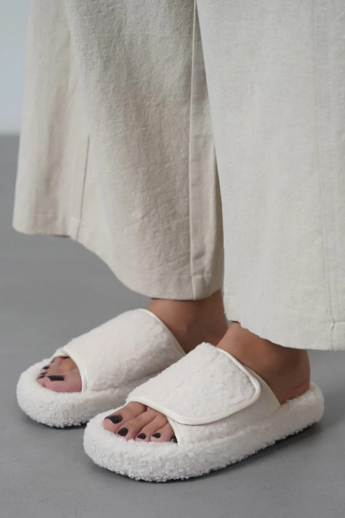 TEDDY FUR SLIDES - Image 7