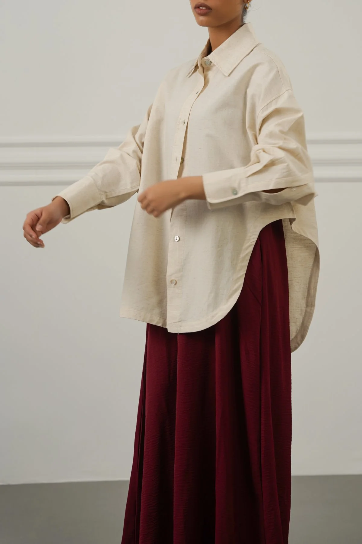 TENCEL LINEN CUT HEM SHIRT - Image 3