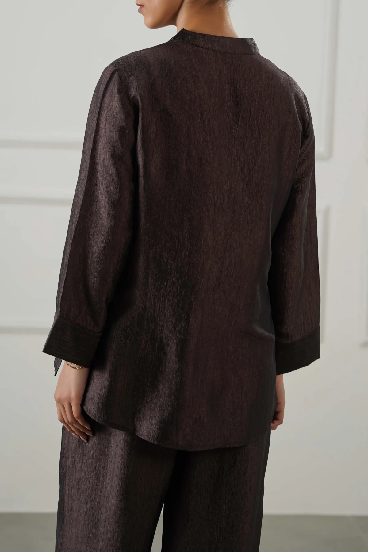 TEXTURED FLOWY V NECK TOP - Image 5