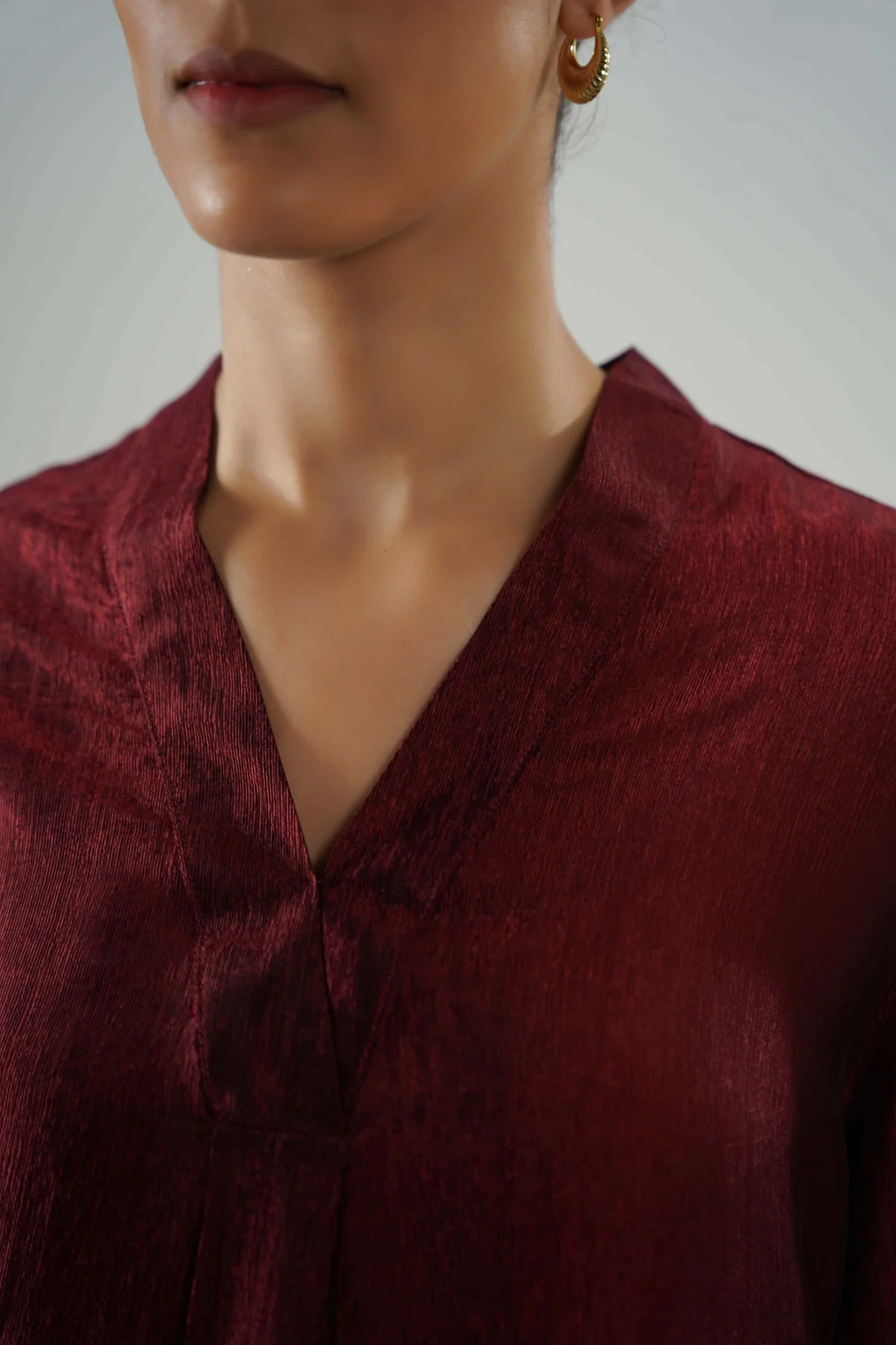 TEXTURED FLOWY V NECK TOP - Image 7