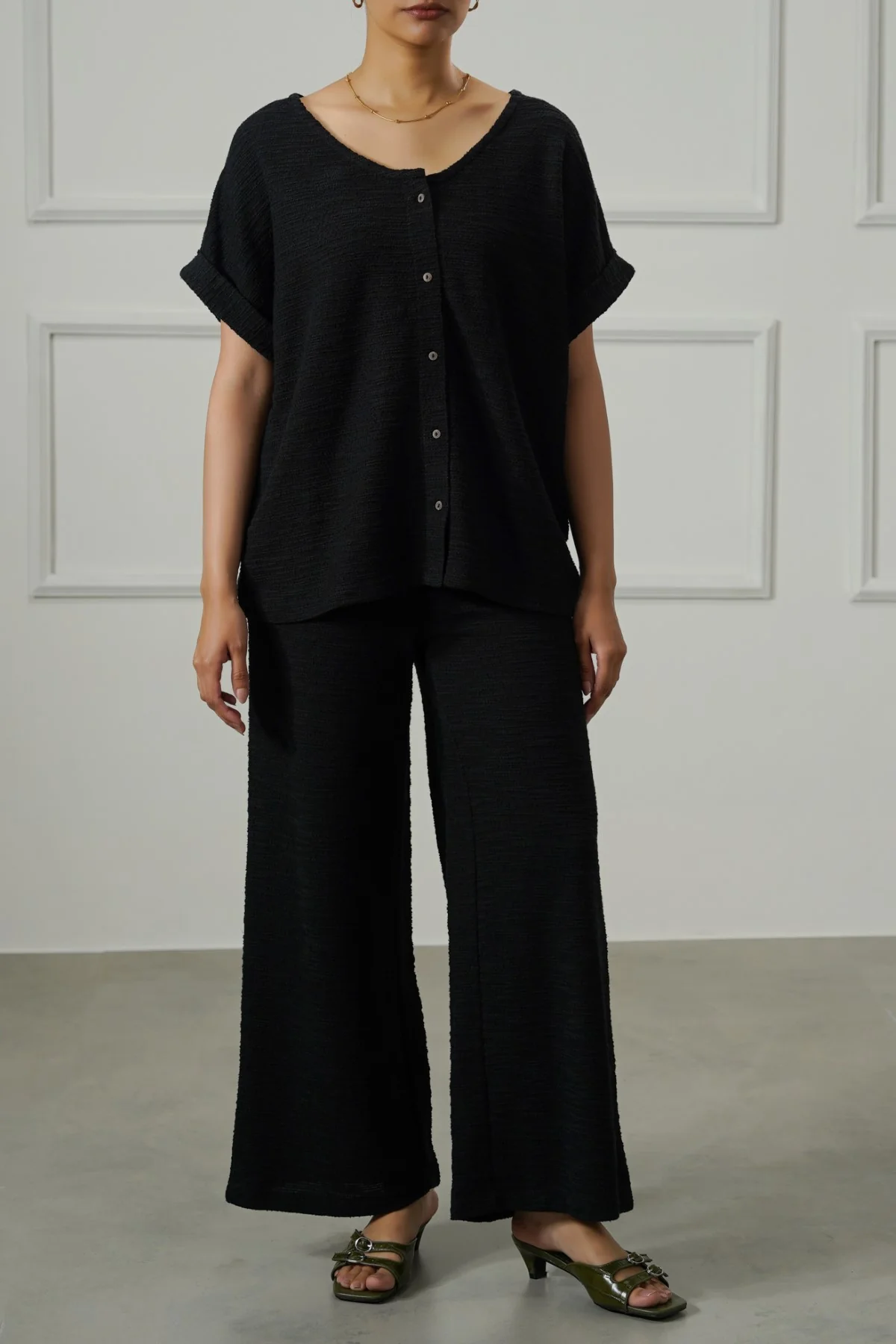 TEXTURED KNIT BUTTON-DOWN - Image 4
