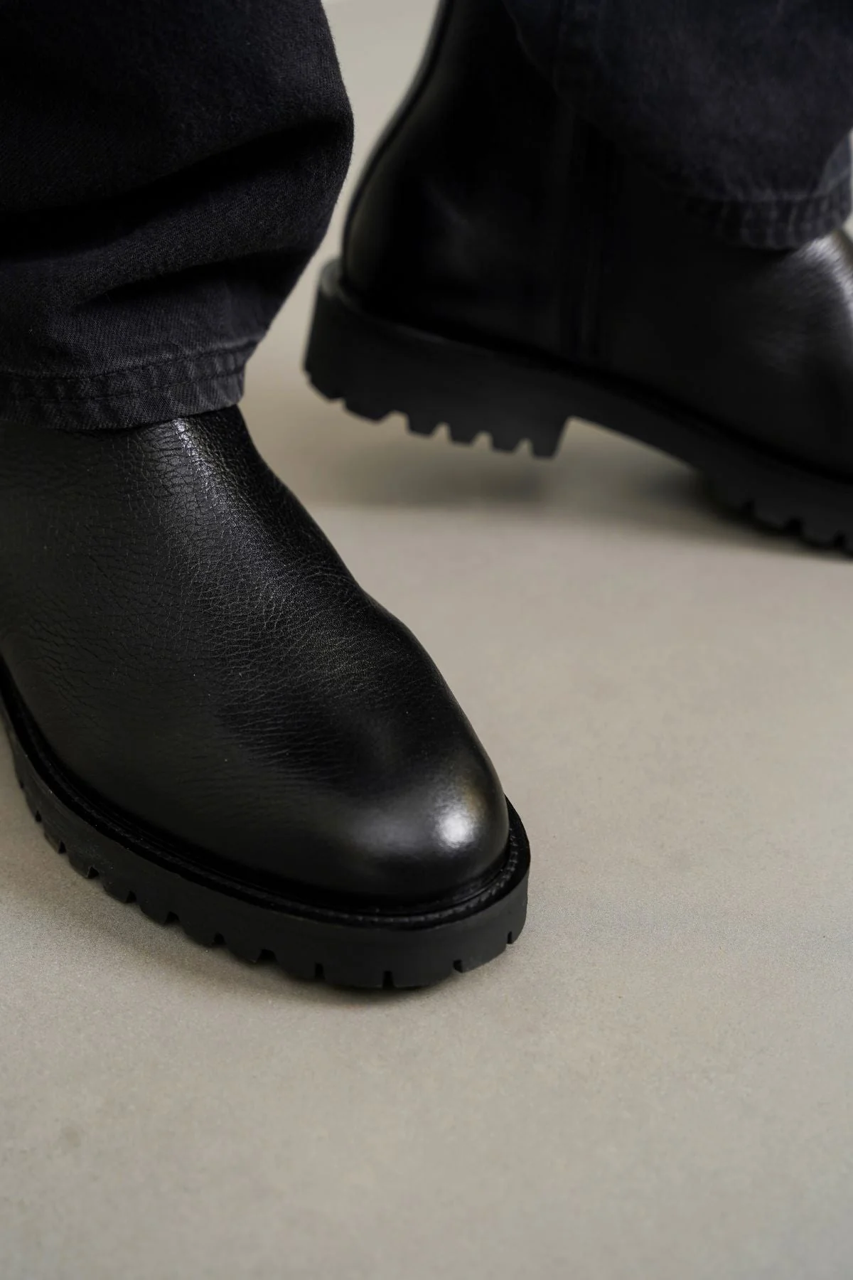 TEXTURED LEATHER CHELSEAS - Image 5