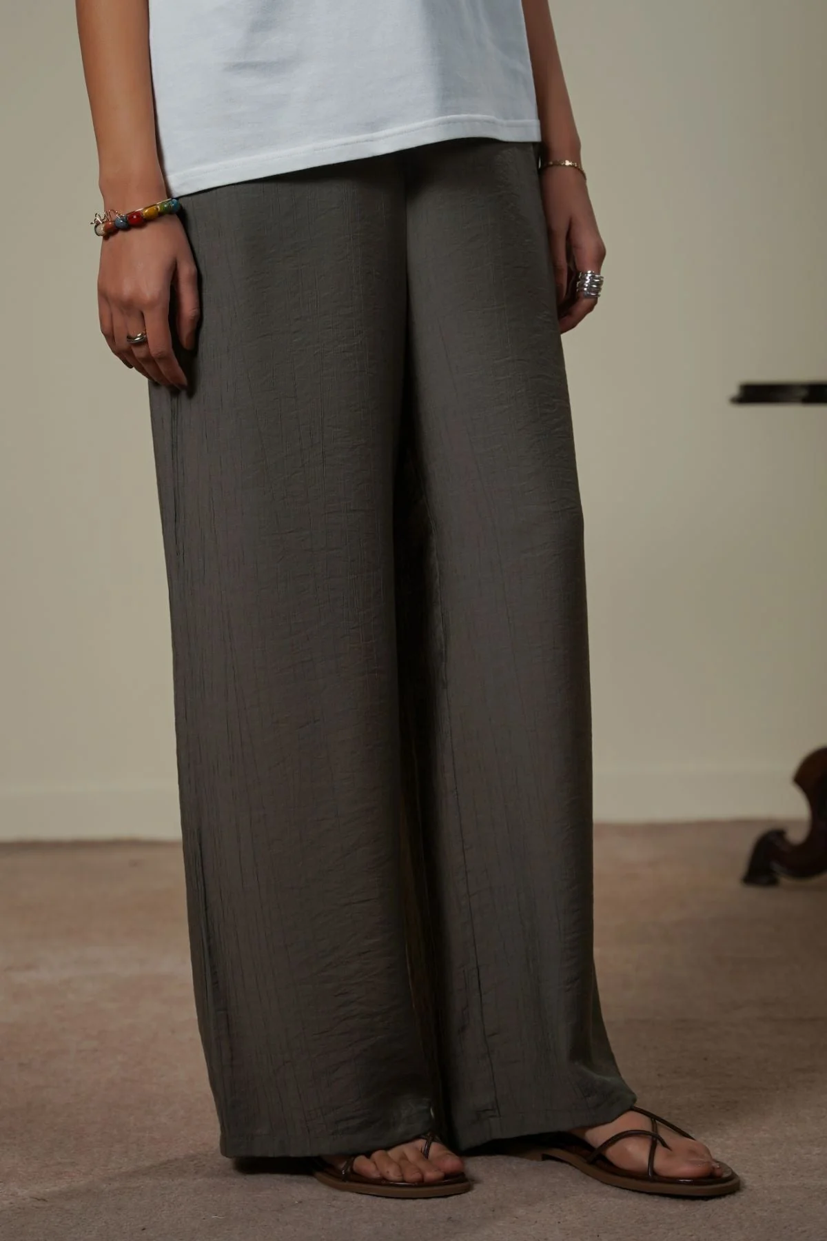 TEXTURED LONG PANTS