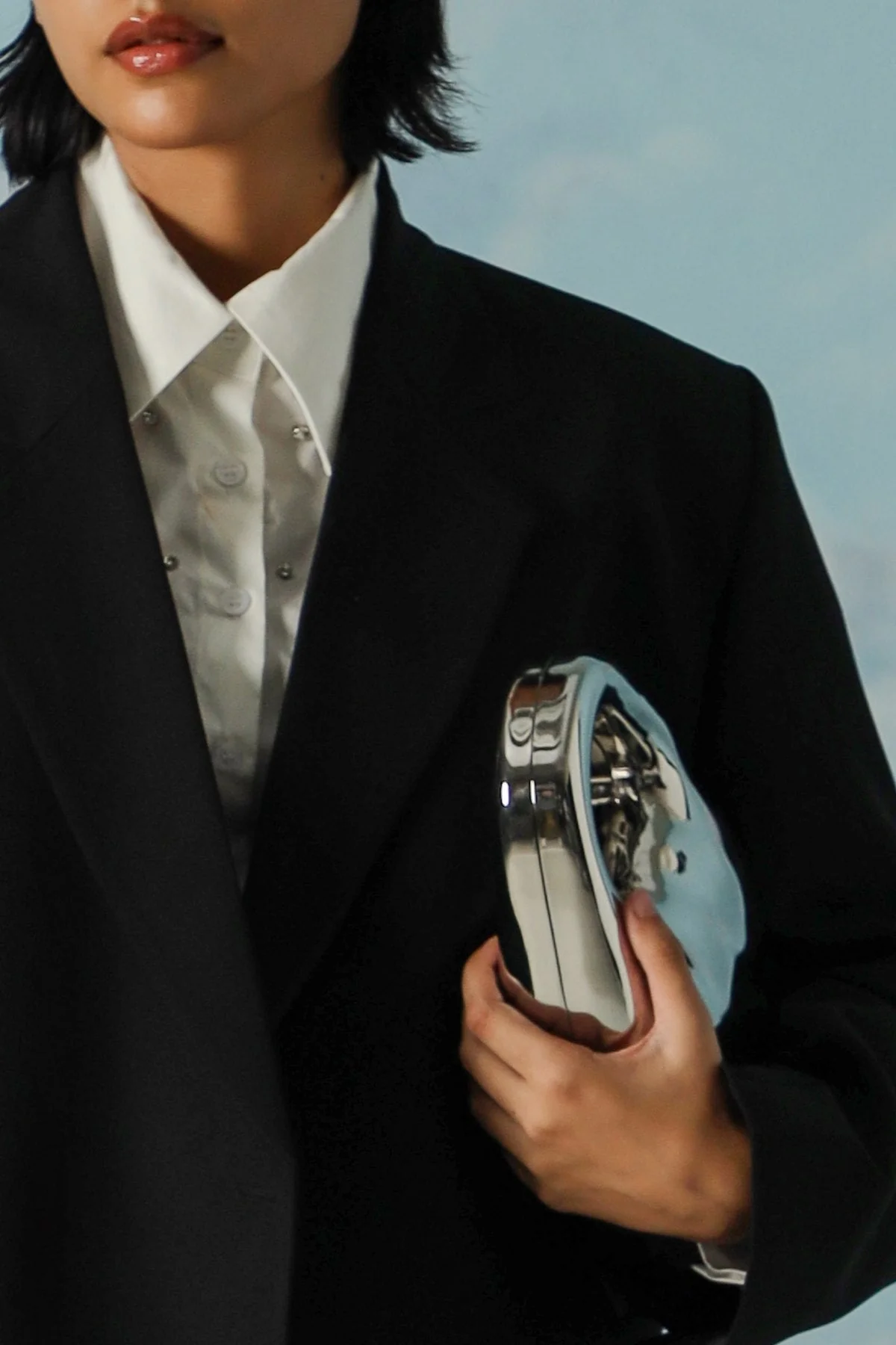 THE RUNWAY METAL CLUTCH - Image 4
