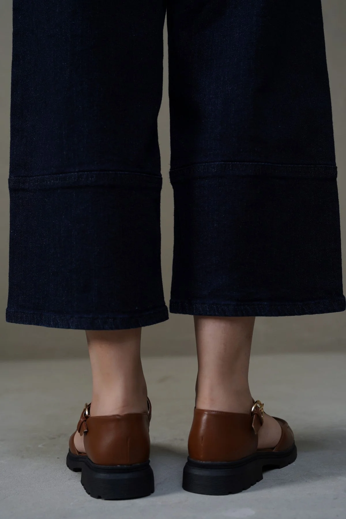 THE SCHOLAR SANDAL - Image 5